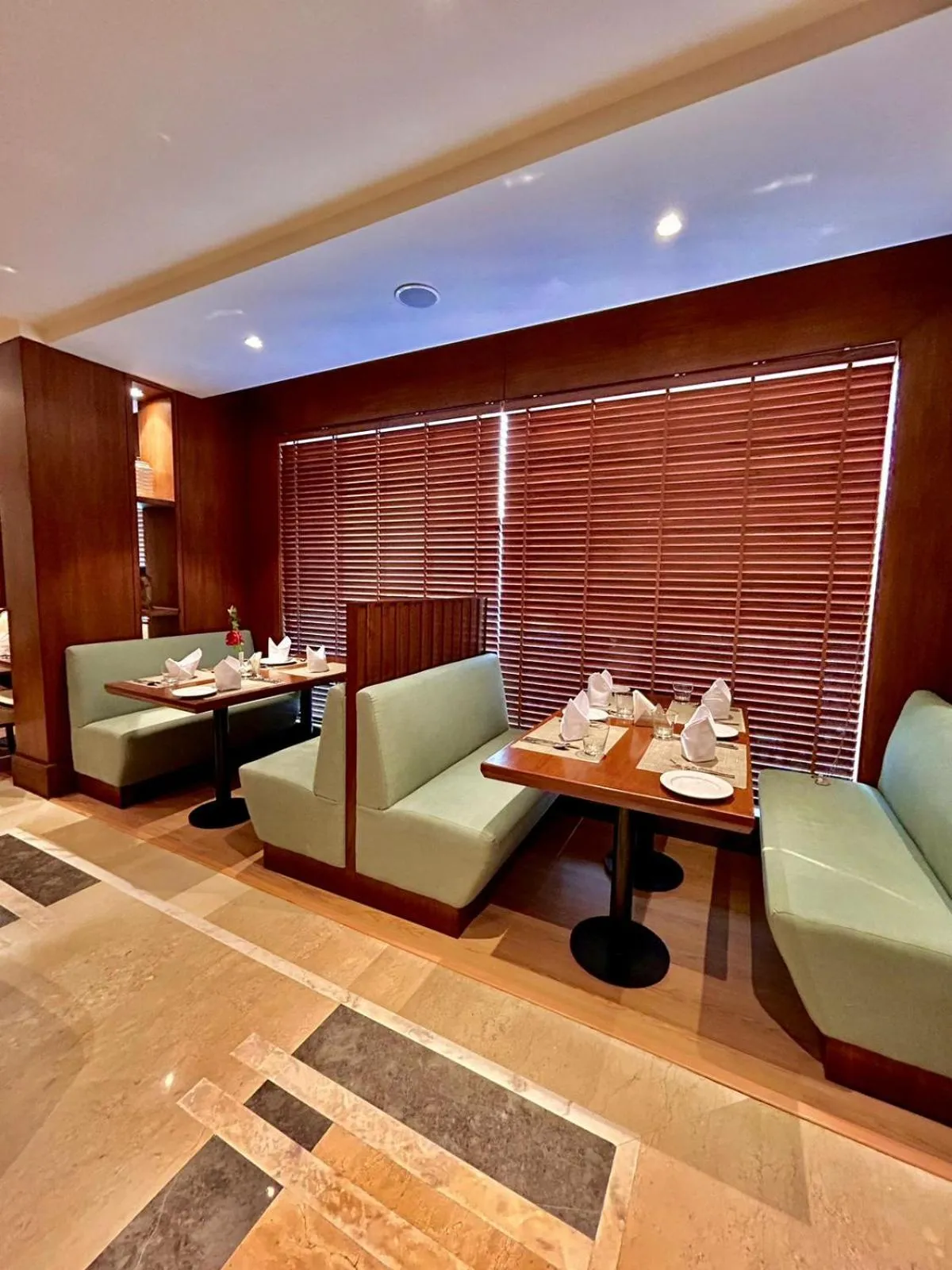 Restaurant/places to eat in Best Western Plus Amritsar