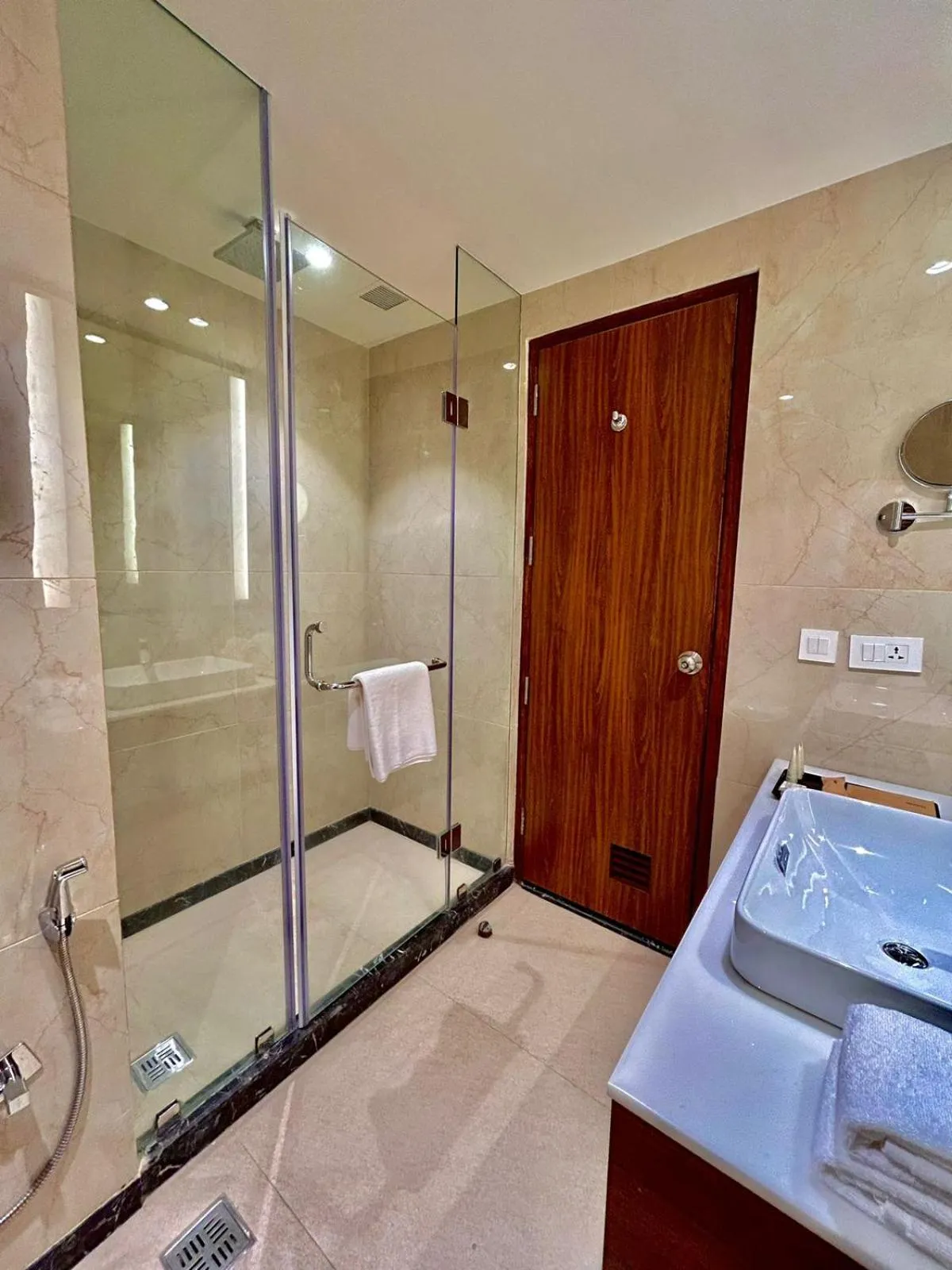 Shower in Best Western Plus Amritsar