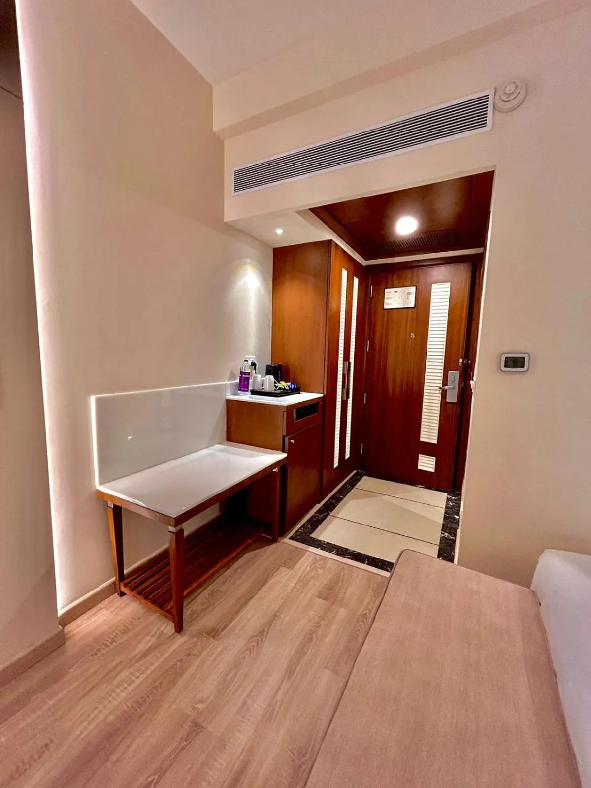 Coffee/tea facilities, Bed in Best Western Plus Amritsar