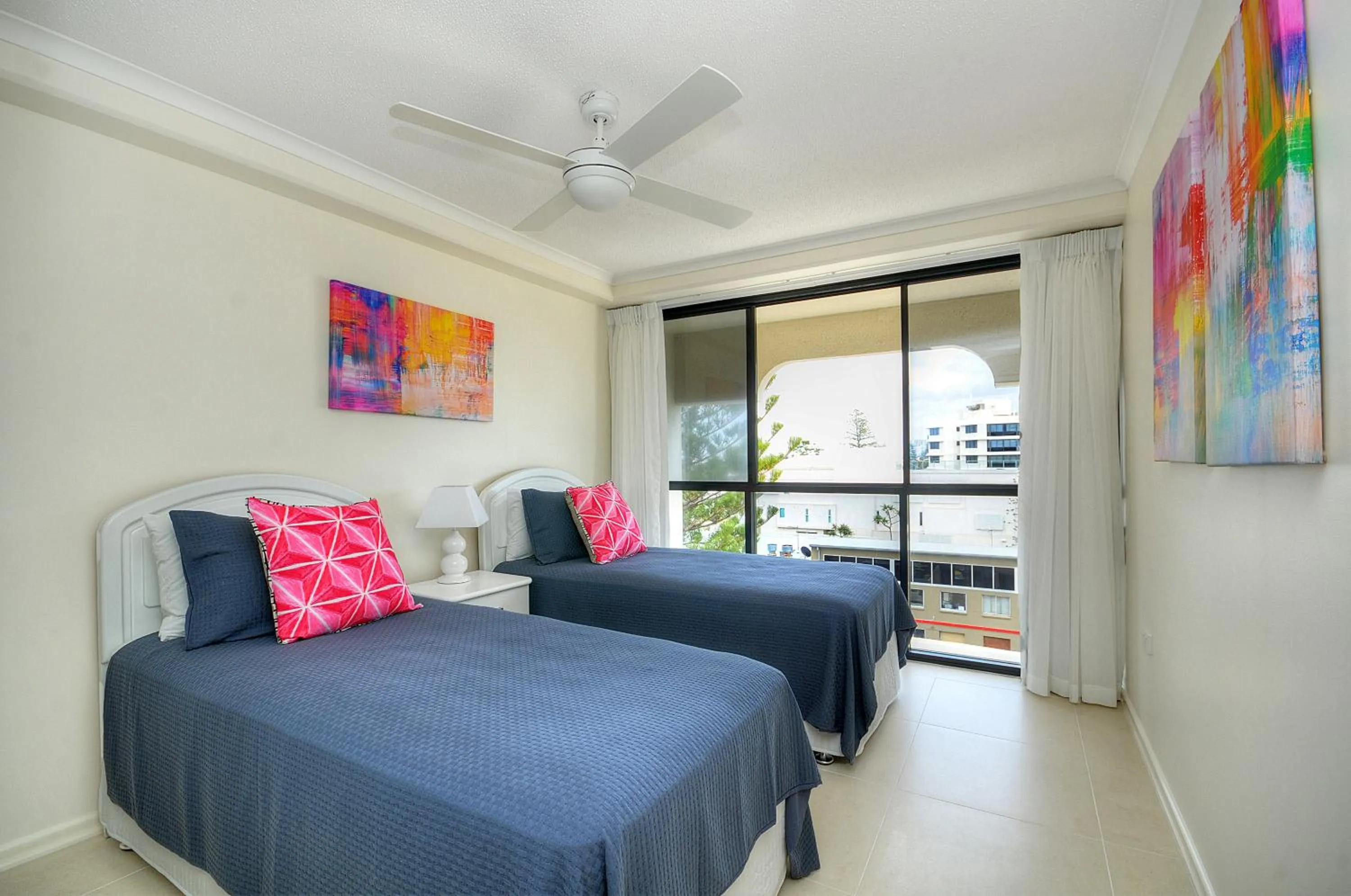 Bedroom, Bed in Spindrift on the Beach - Absolute Beachfront