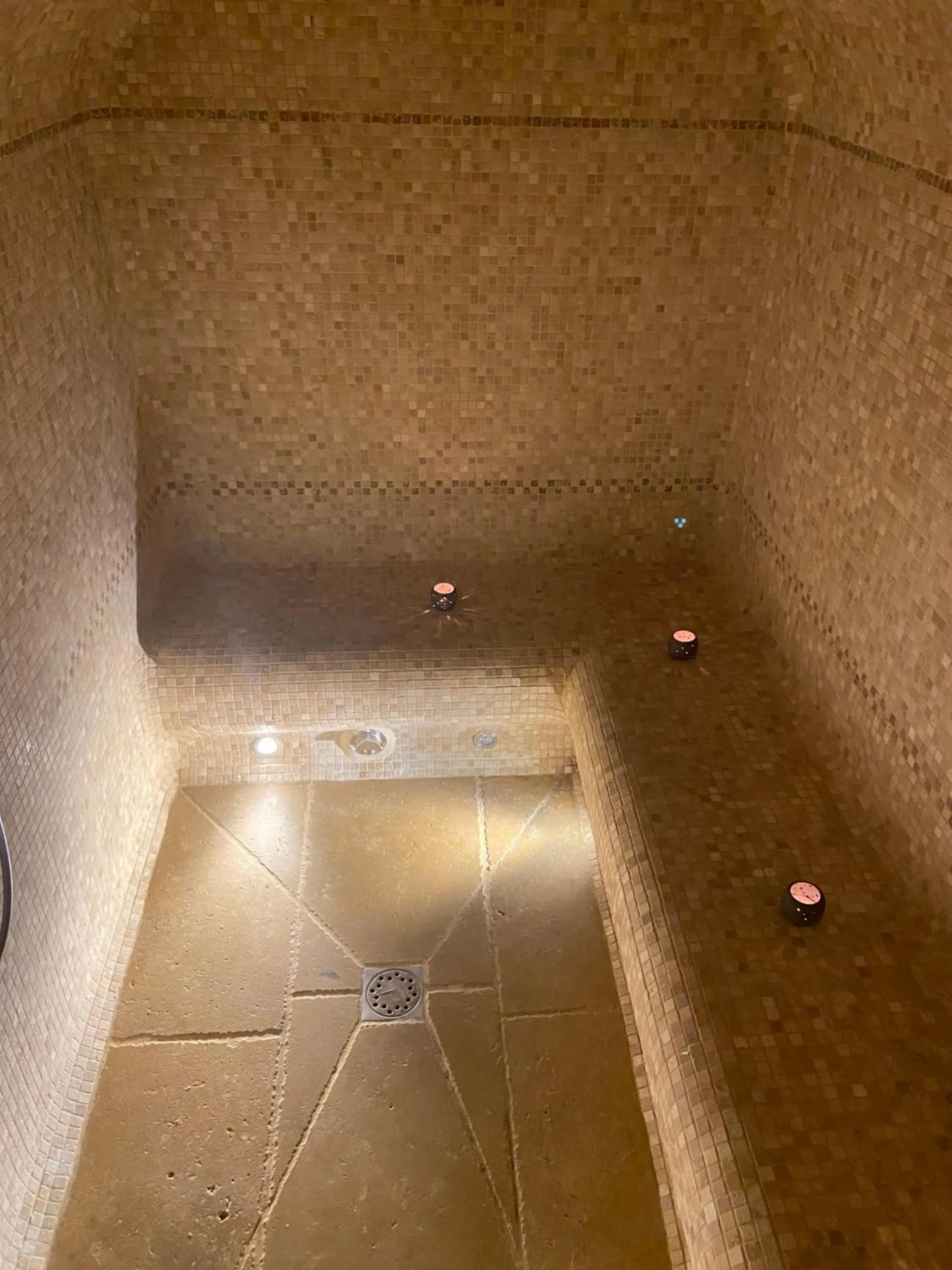 Steam room in Domaine de la Corgette