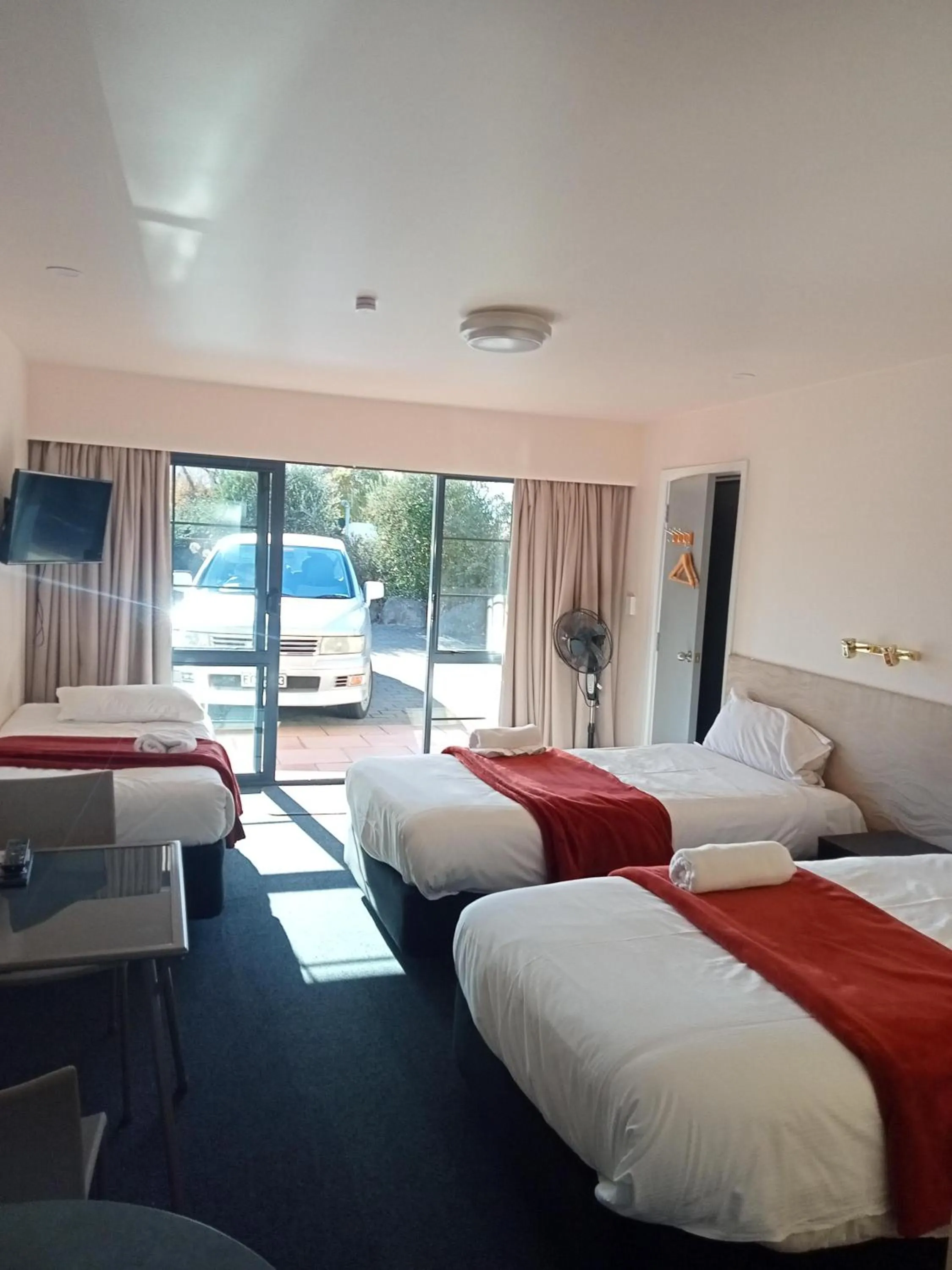 Bed in Mediterranean Motel Kaikoura