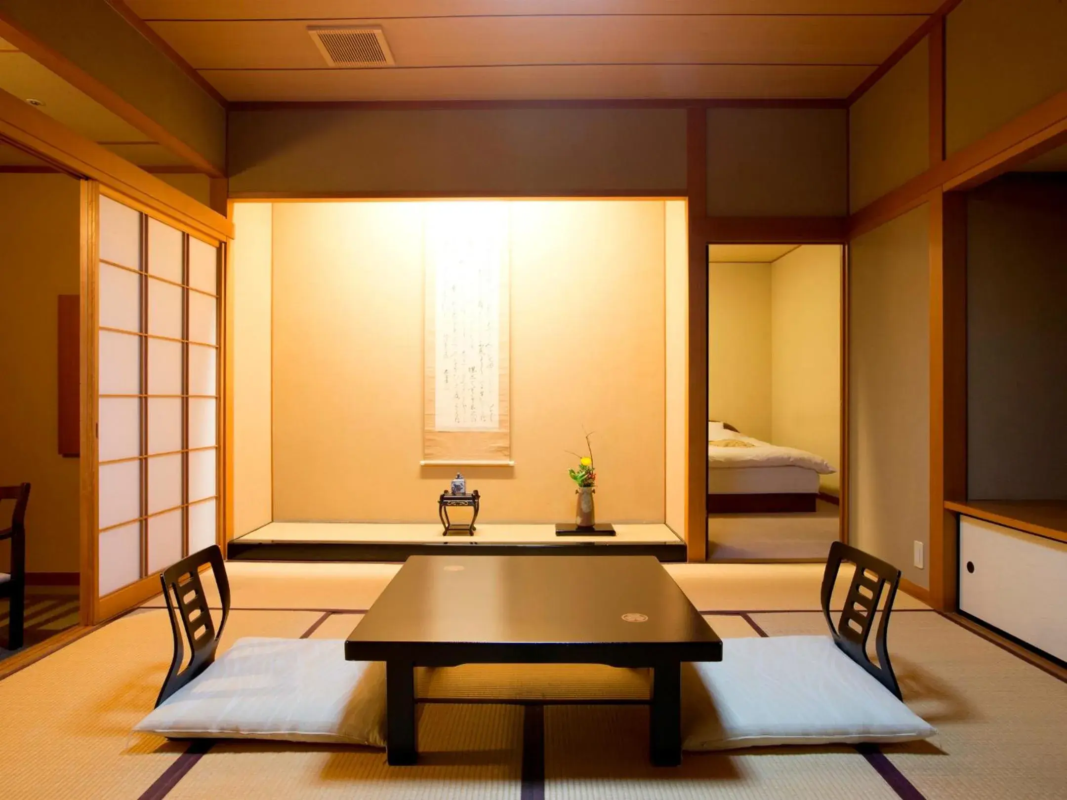 Japanese-style Western Room with Bed - single occupancy - Main Wing Zuiun in Matsusaki Japanese-style Western Room with Bed - single occupancy - Main Wing Zuiun in Matsusaki