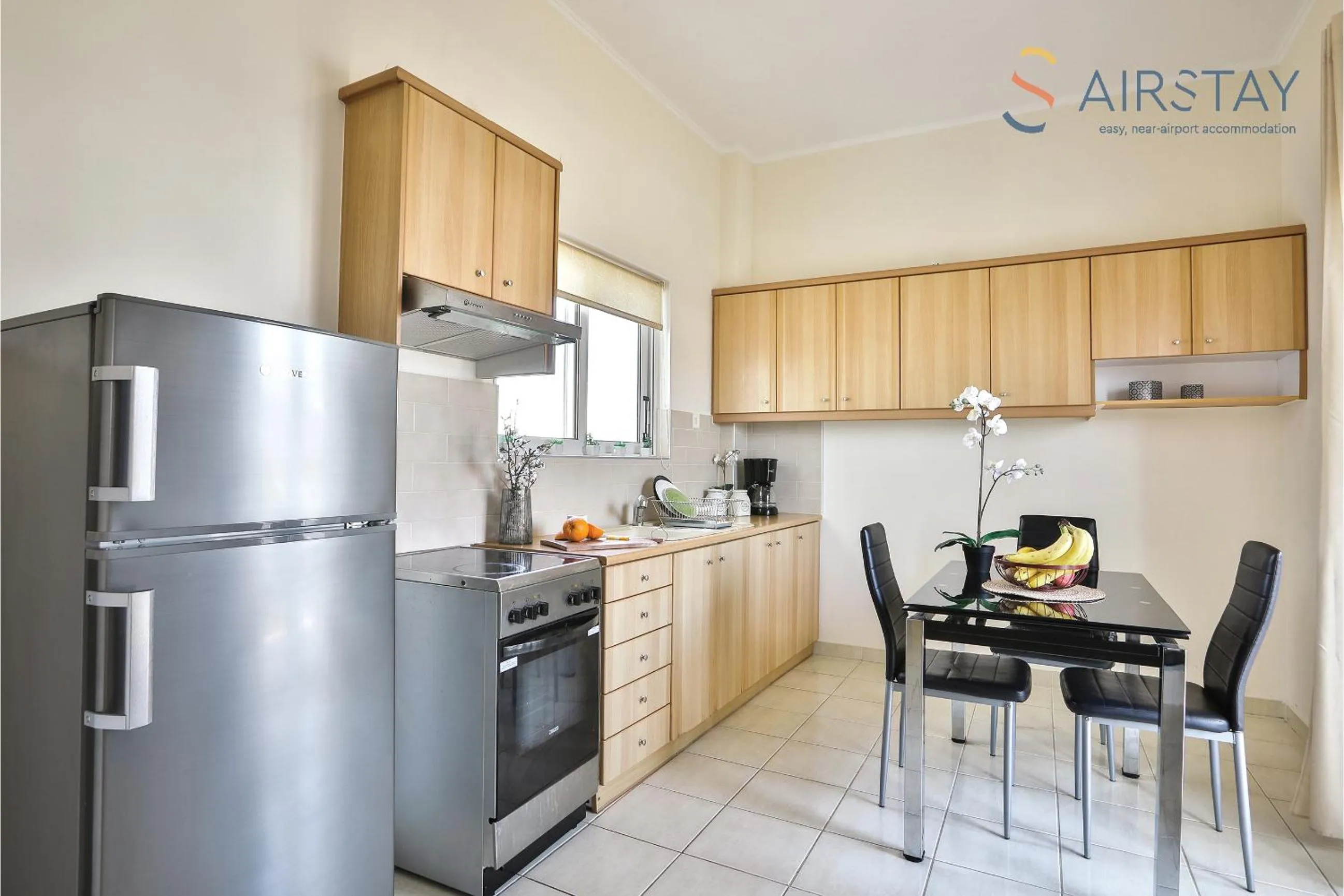 Dining area in Nautilus Apartments Airport by Airstay