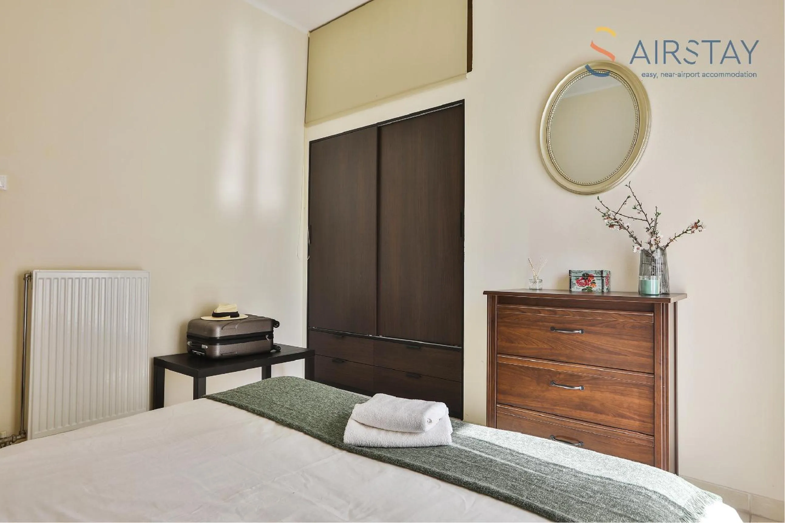 Bedroom, Bed in Nautilus Apartments Airport by Airstay