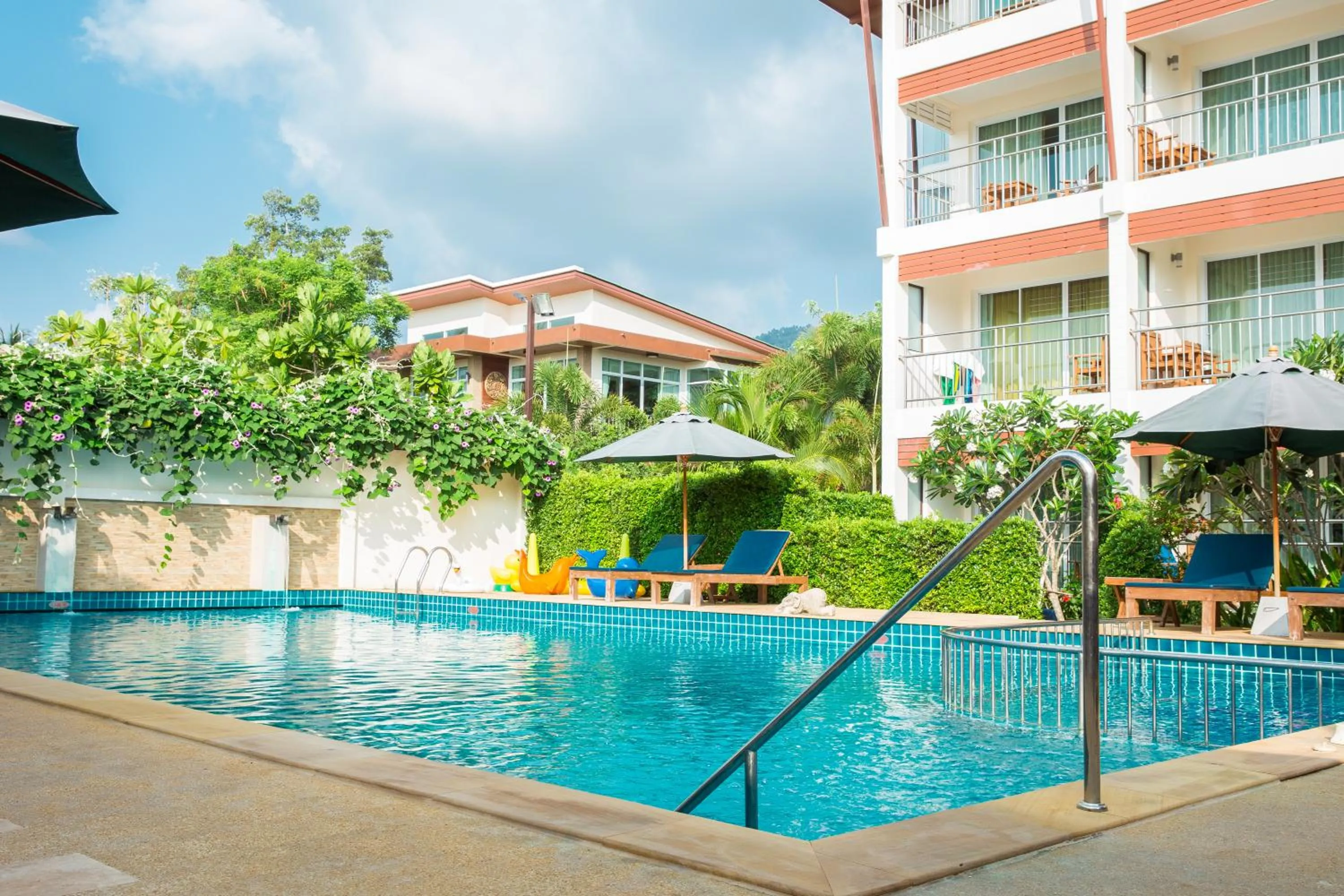 Swimming pool in Lamai Coconut Beach Resort