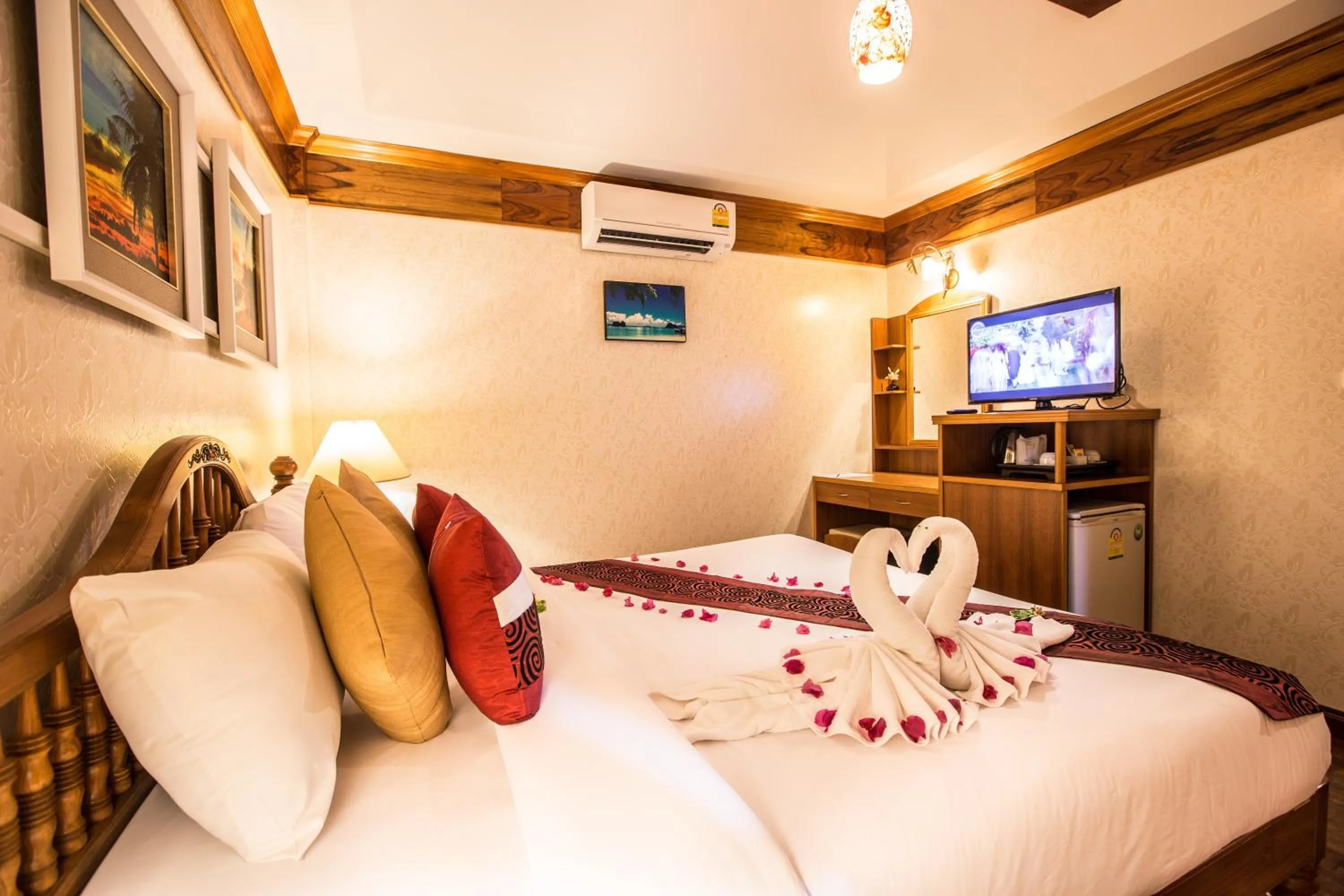 Bedroom, Bed in Lamai Coconut Beach Resort