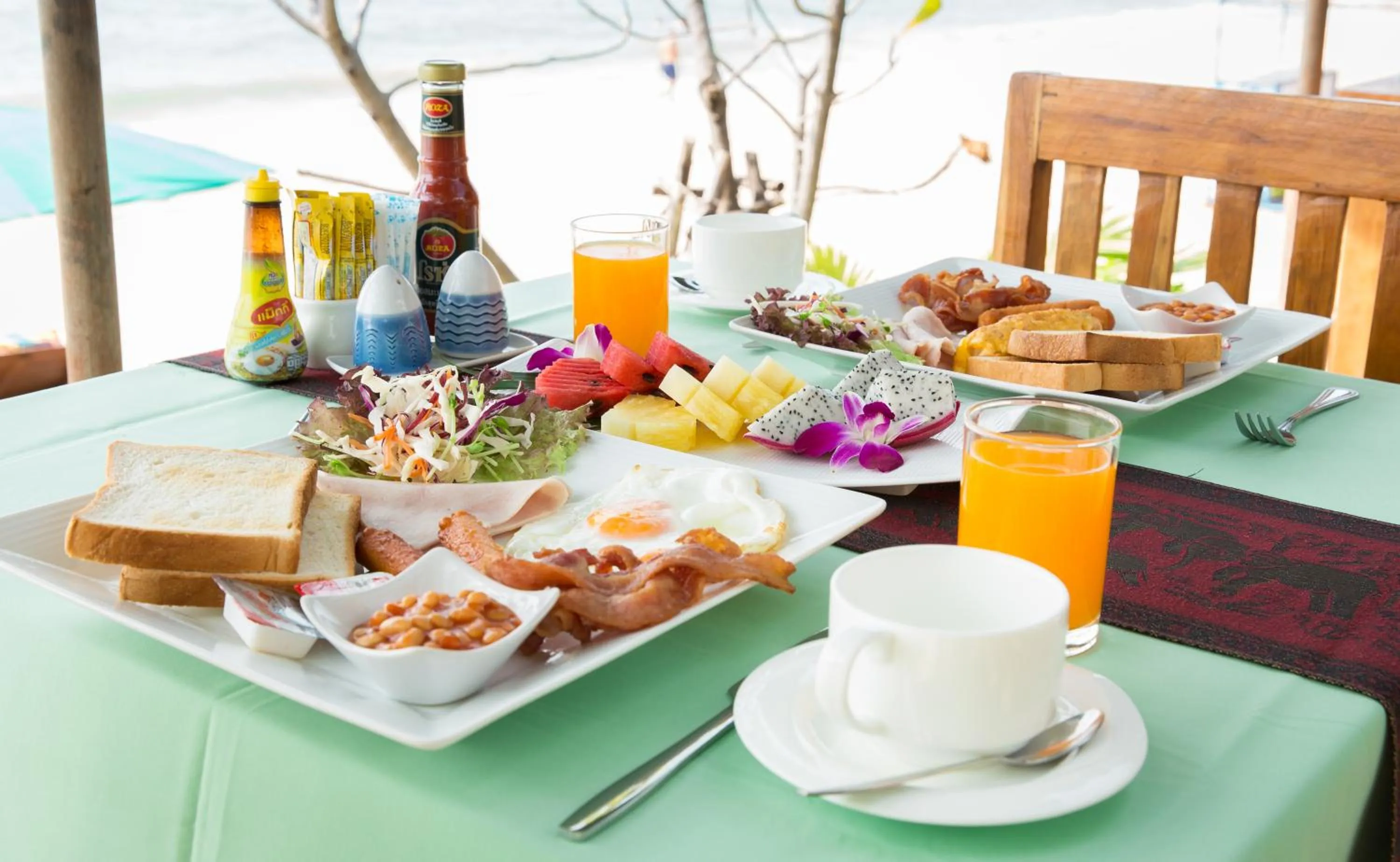 American breakfast in Lamai Coconut Beach Resort