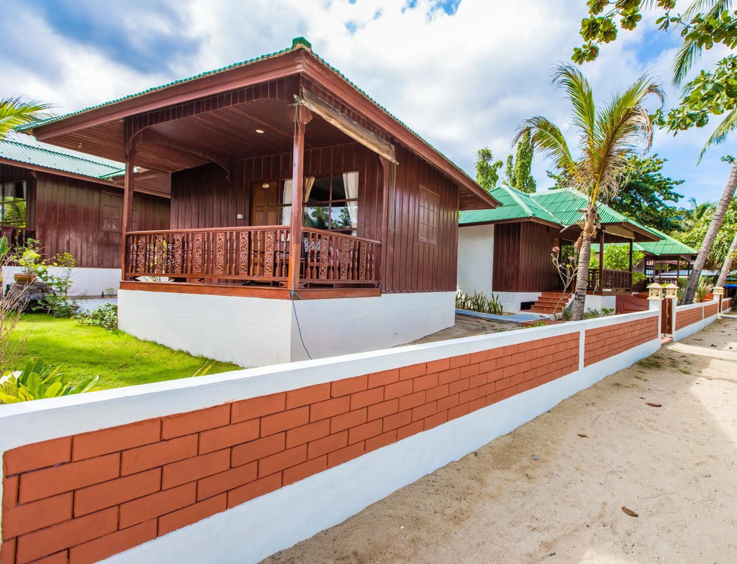 Photo of the whole room in Lamai Coconut Beach Resort