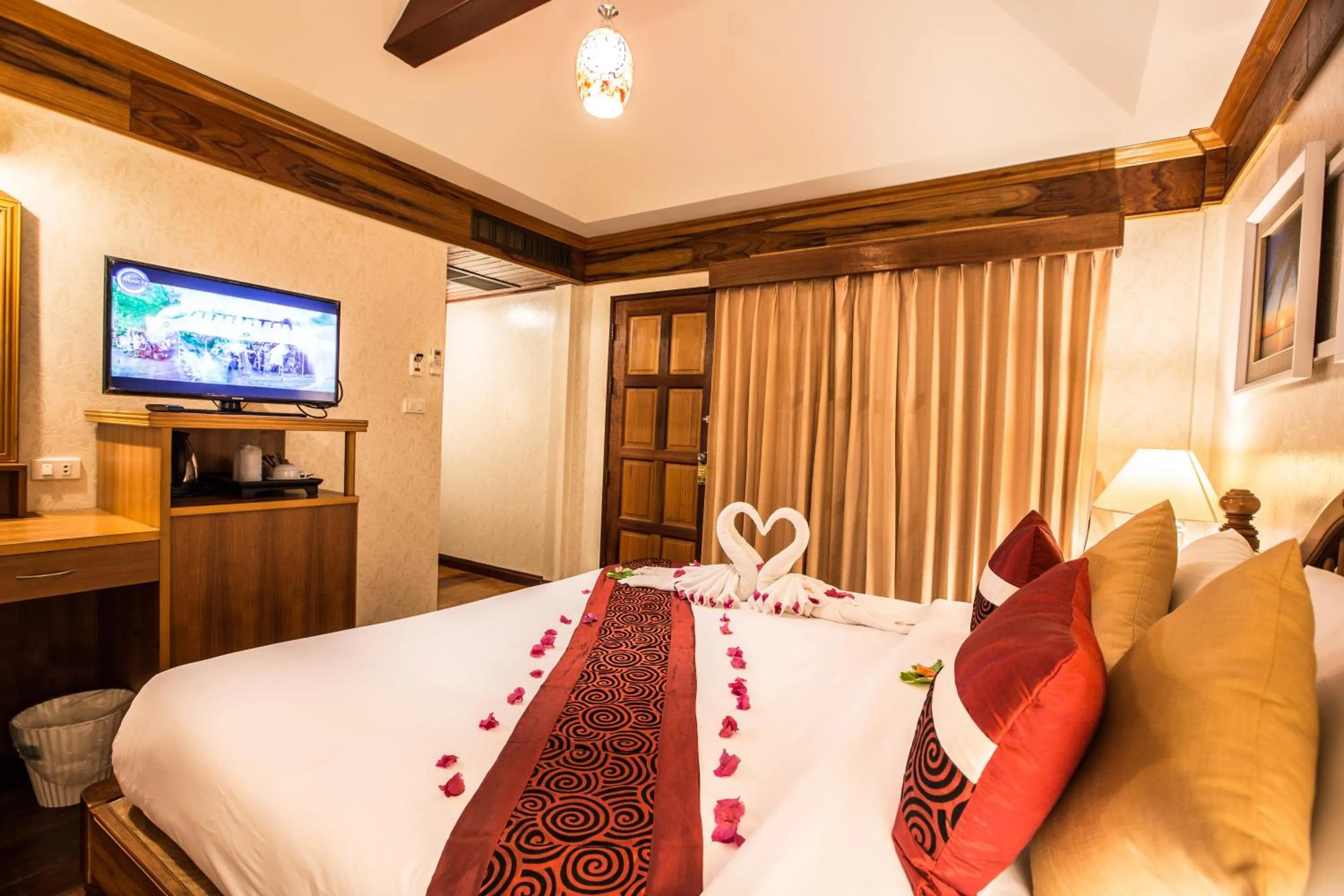 Bedroom, Bed in Lamai Coconut Beach Resort