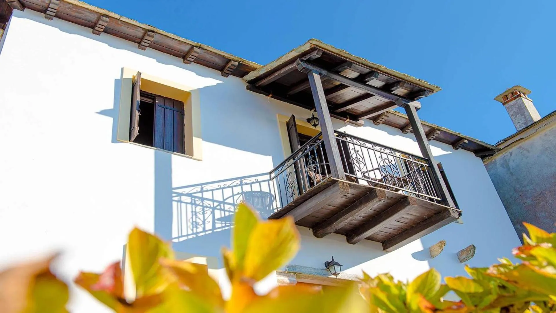 Property building in Chrissi Nefeli