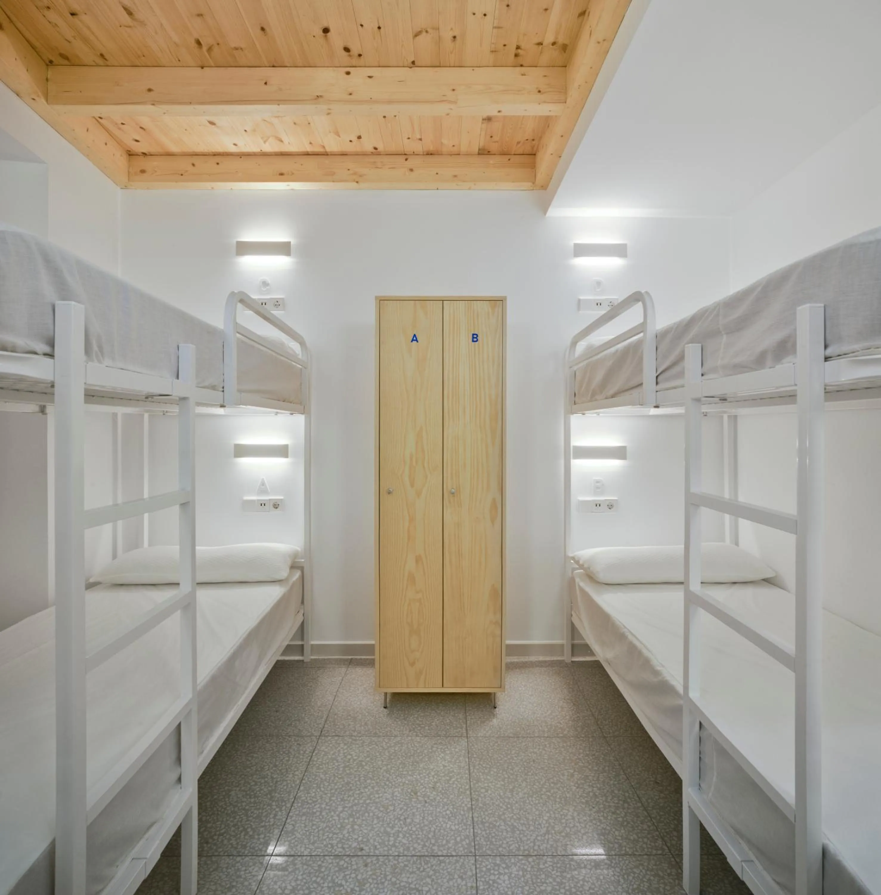 Photo of the whole room, Bed in Loop INN Hostel Cartagena