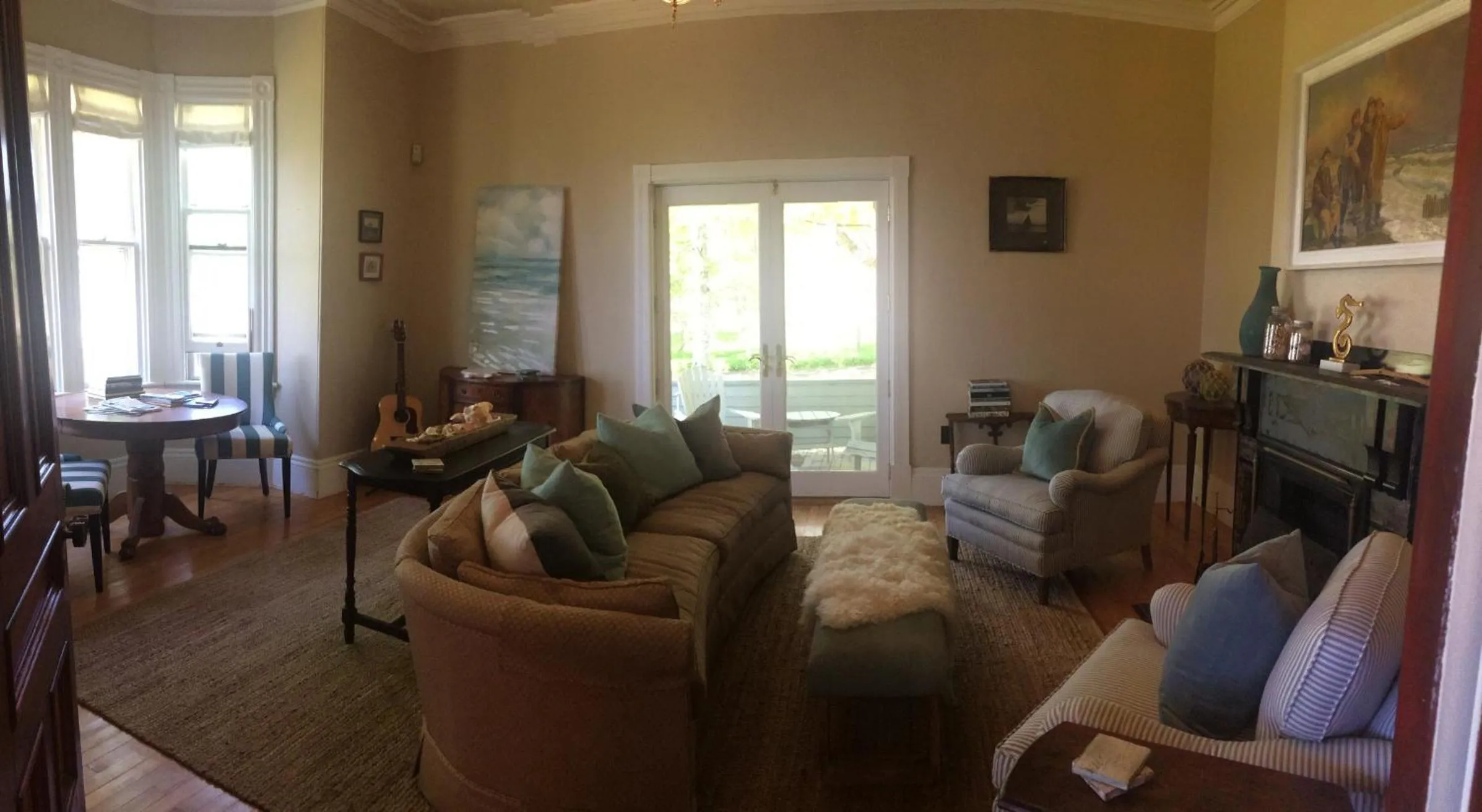 Living room in The Library Inn