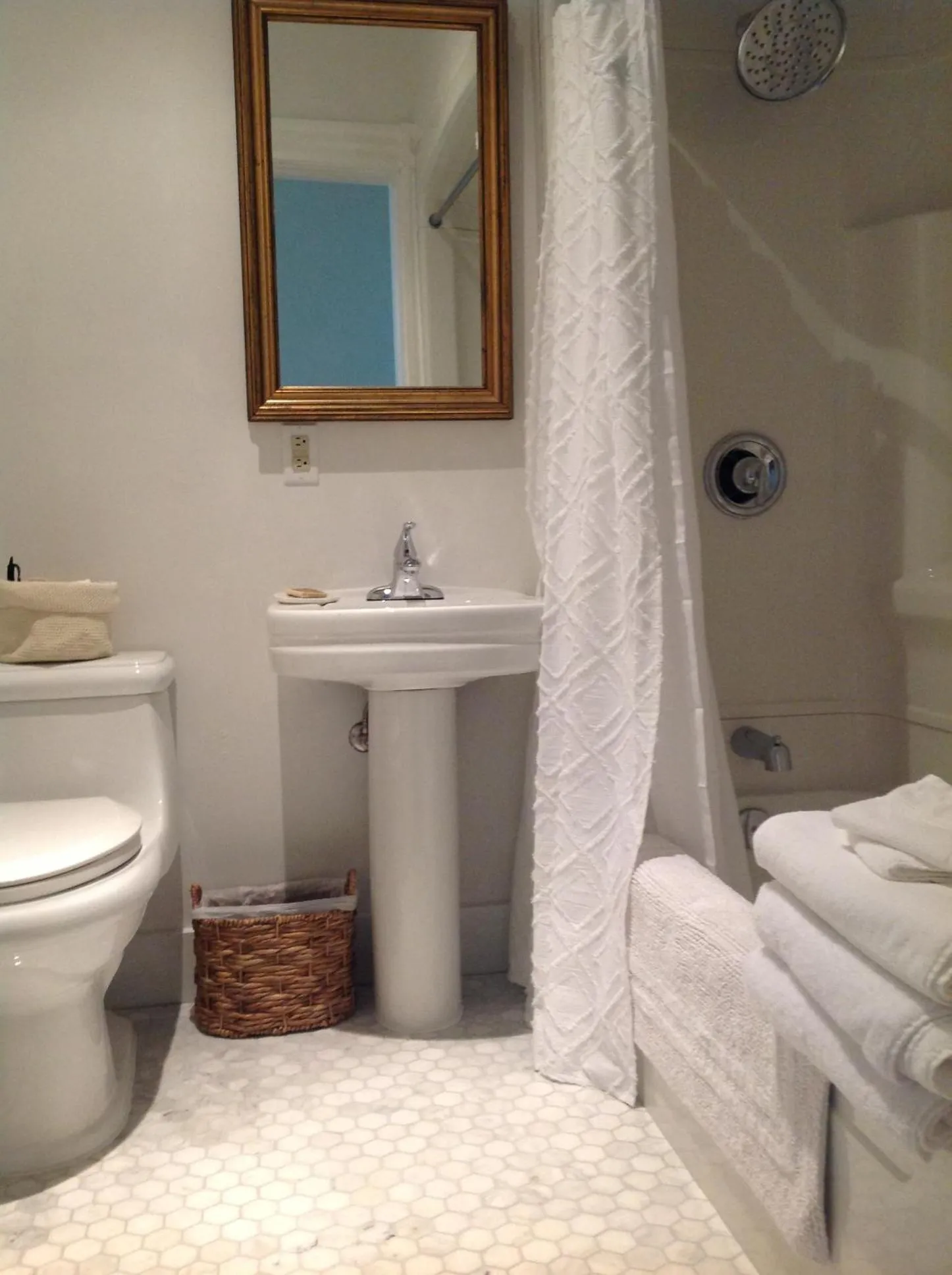 Bathroom in The Library Inn