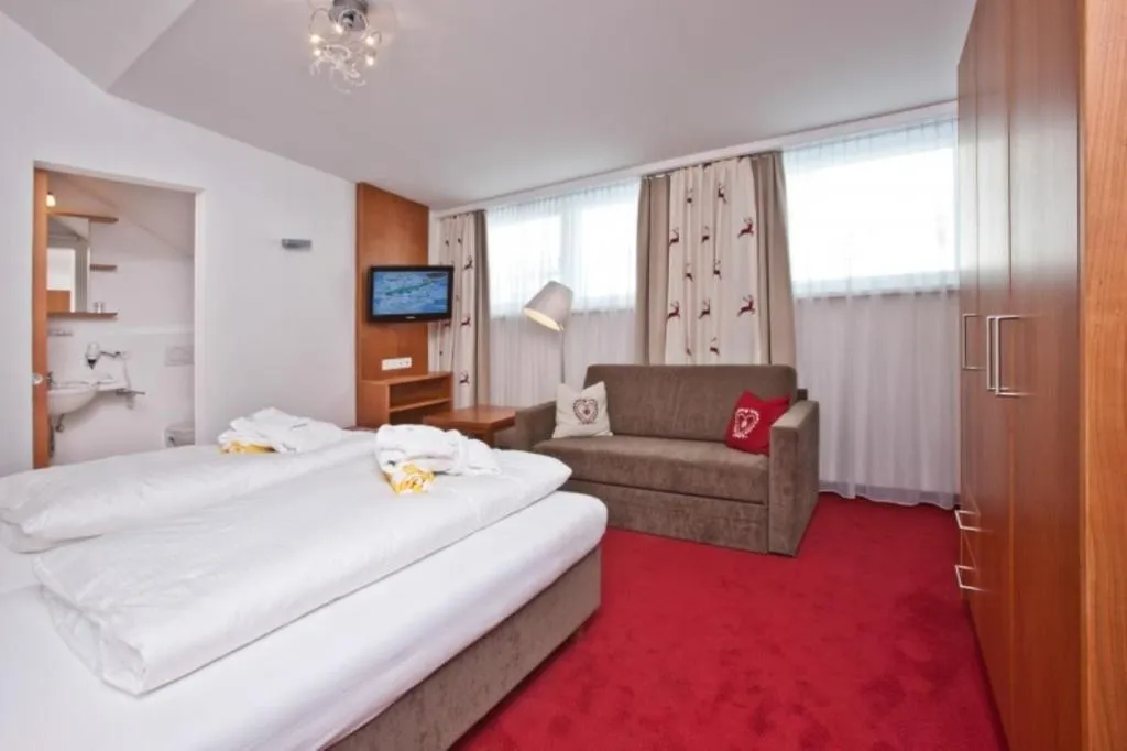 Bedroom, Bed in Hotel Plattenhof