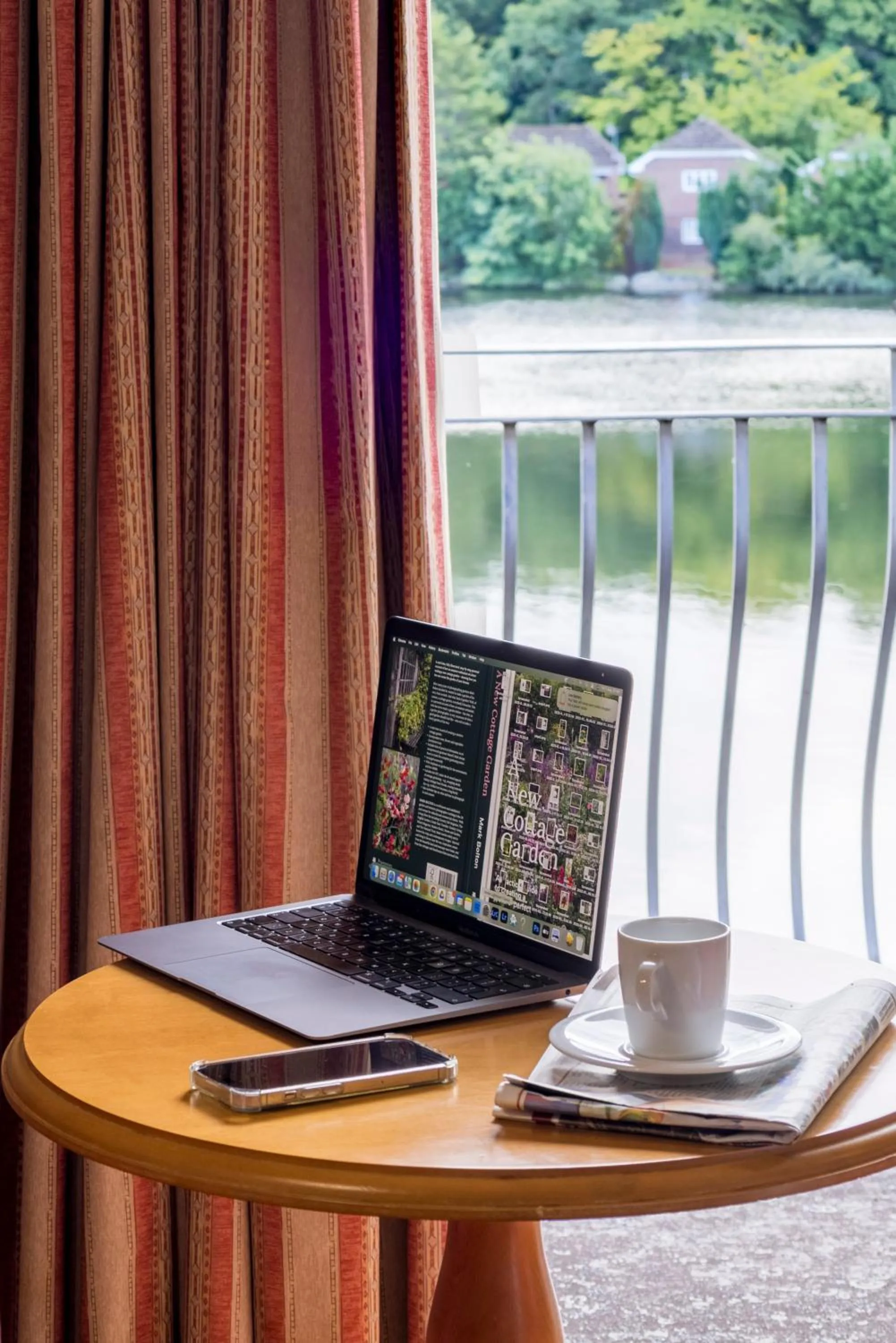 Lakeside International Hotel