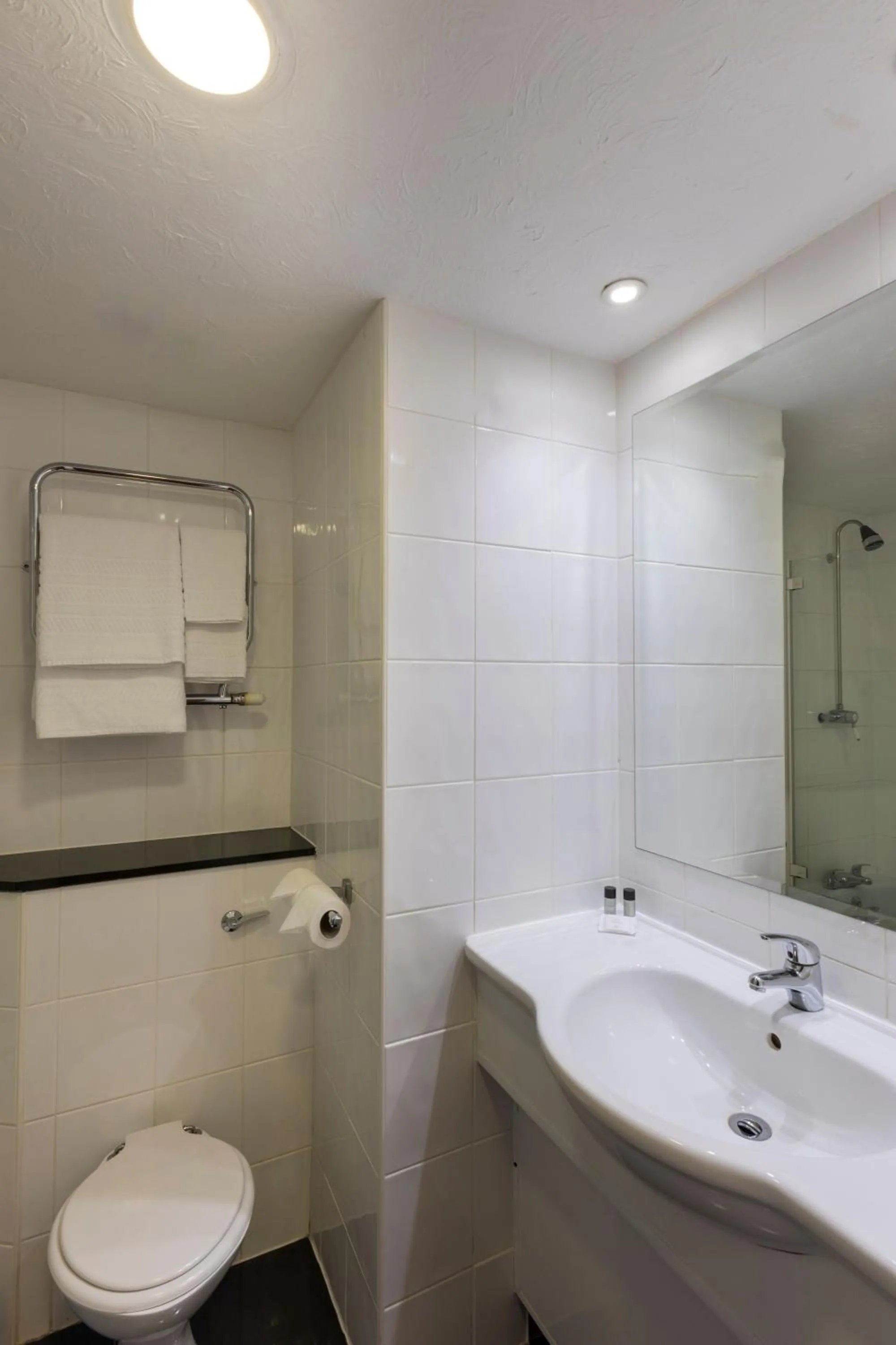 Lakeside International Hotel