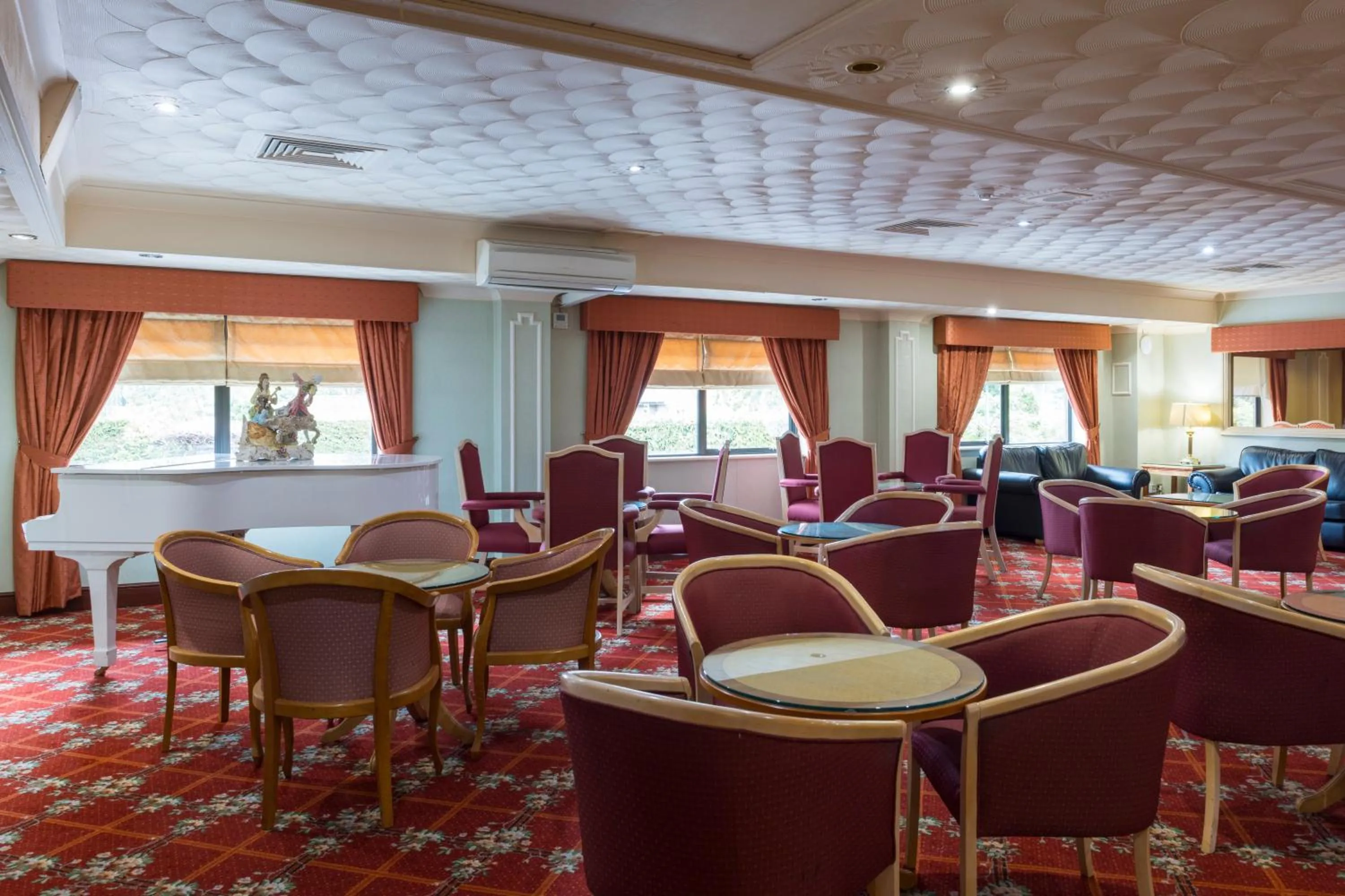 Lakeside International Hotel