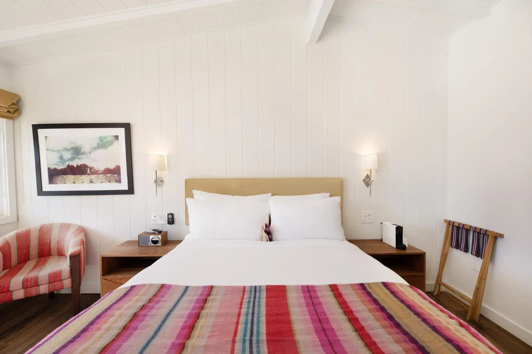 Bedroom, Bed in Skyview Los Alamos - 21 & Over Pool Bedroom, Bed in Skyview Los Alamos - 21 & Over Pool