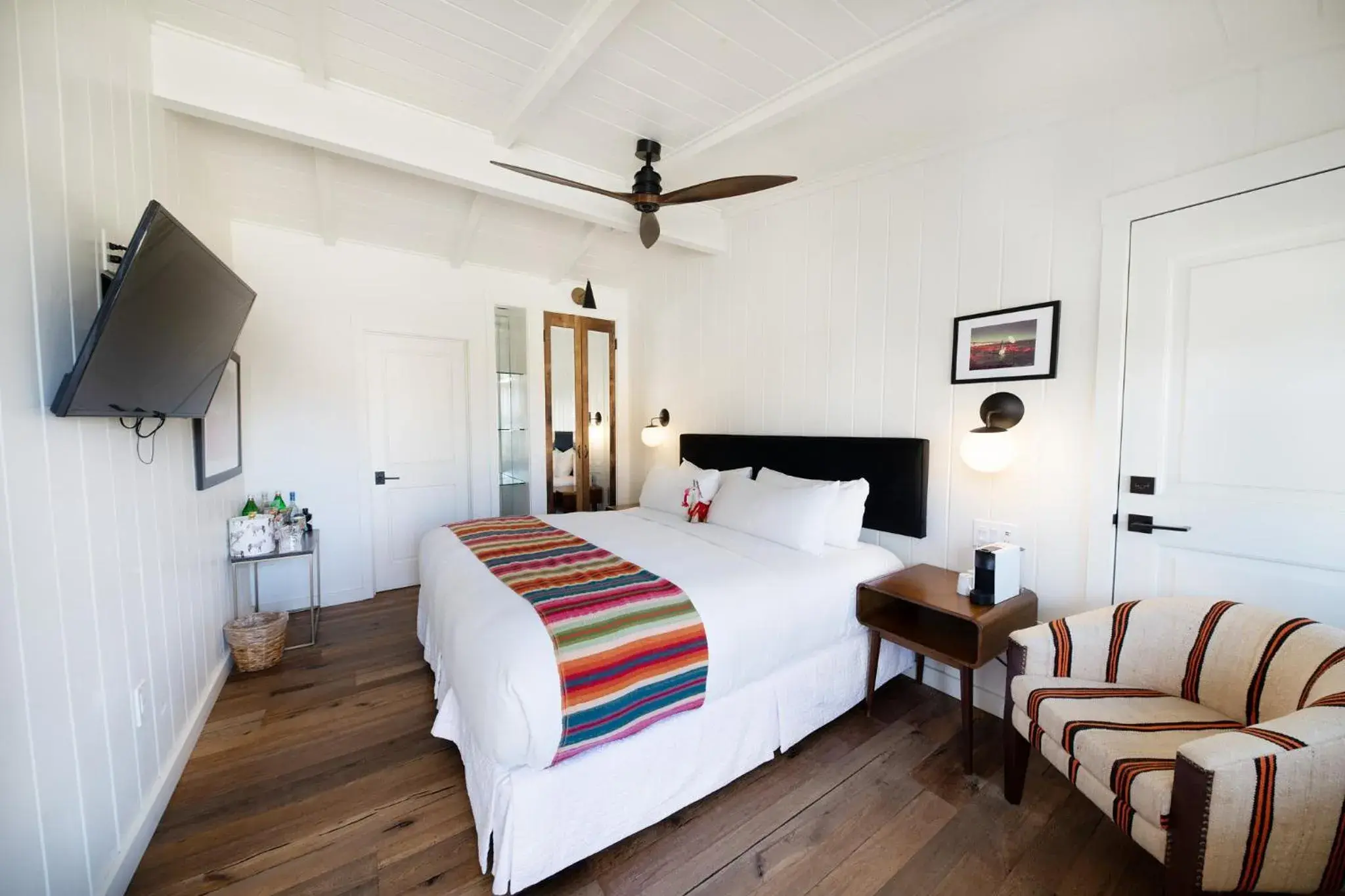 Bedroom, Bed in Skyview Los Alamos - 21 & Over Pool Bedroom, Bed in Skyview Los Alamos - 21 & Over Pool