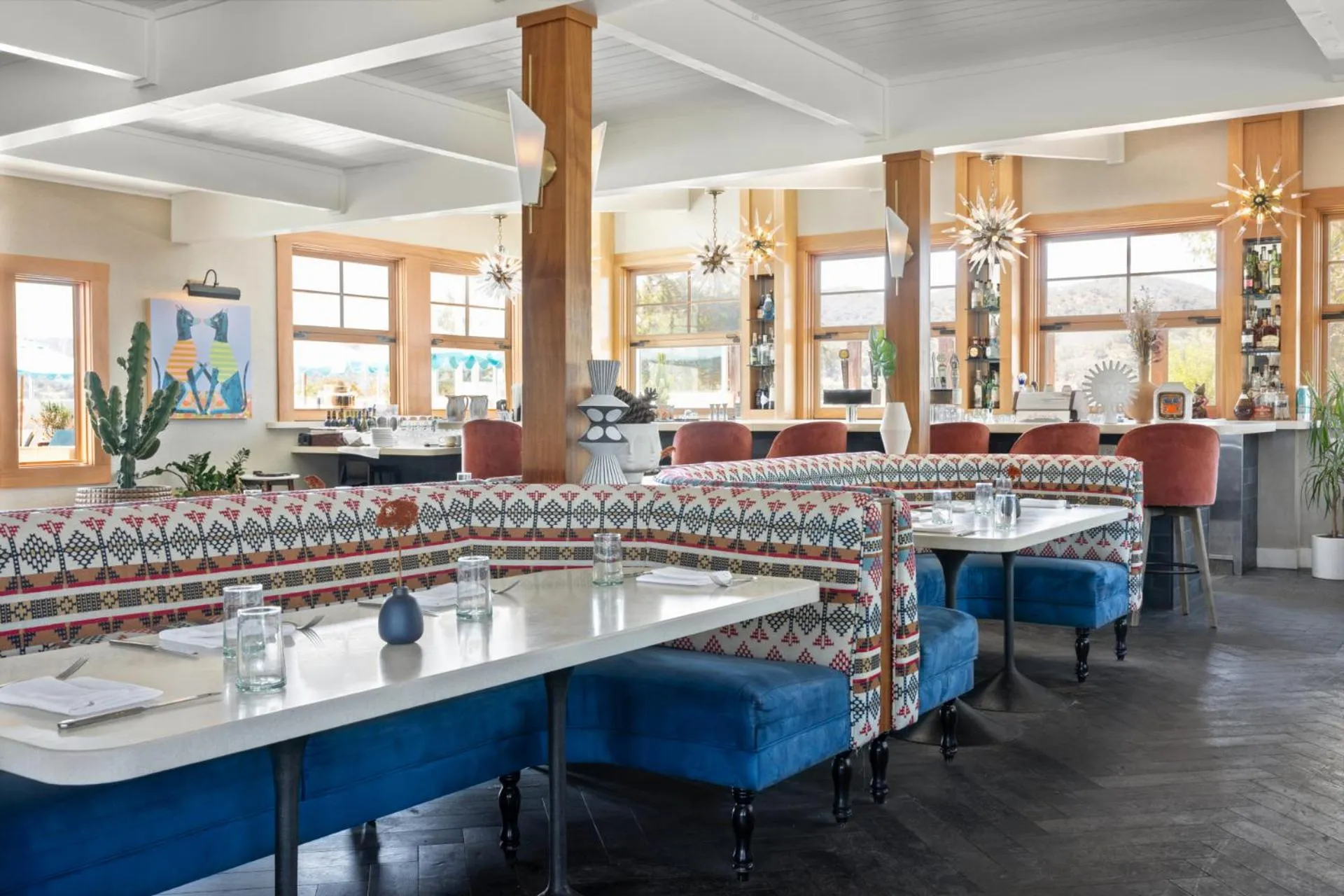 Restaurant/places to eat in Skyview Los Alamos - 21 & Over Pool