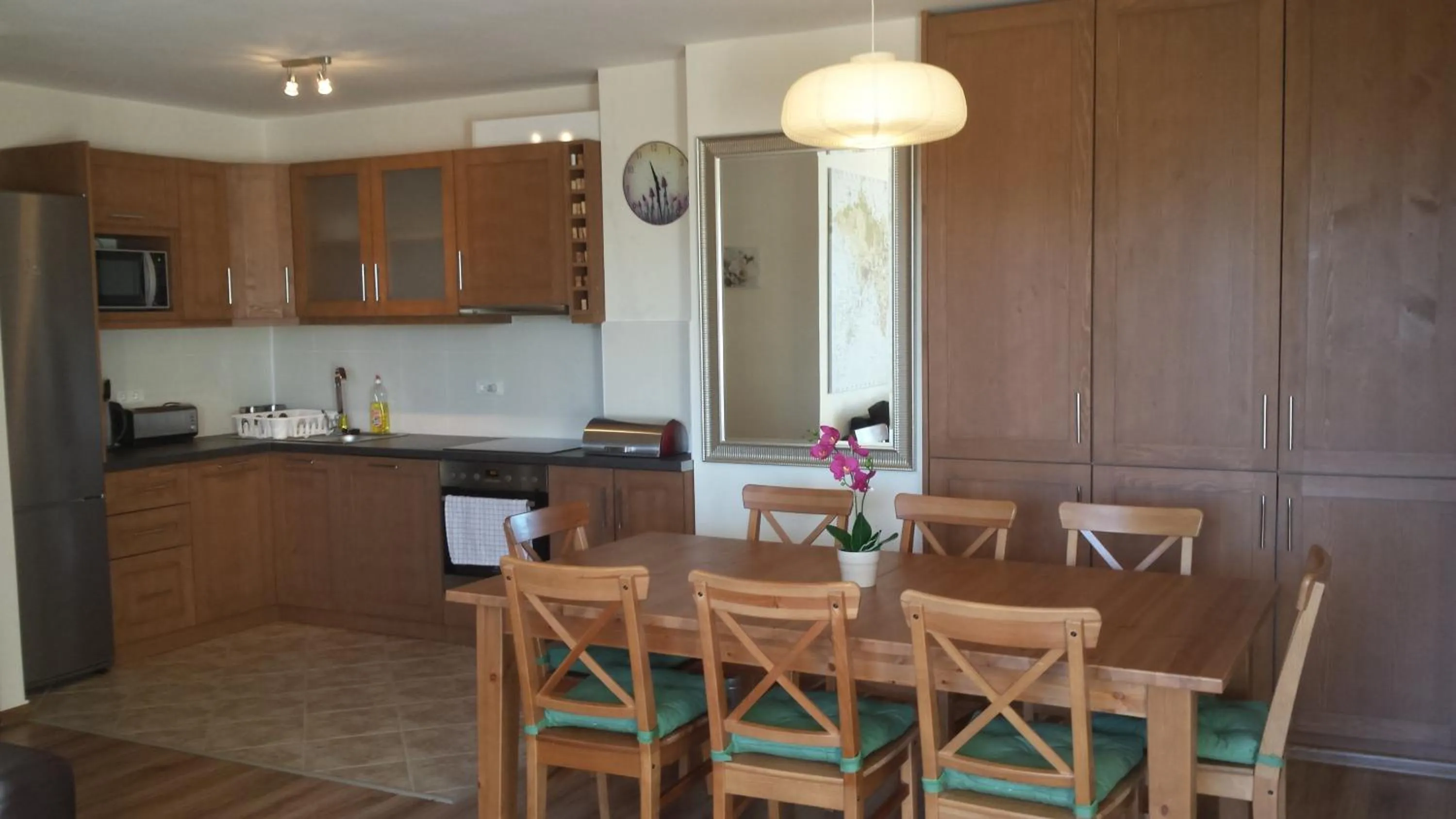 Kitchen or kitchenette in Chamkoria Chalets