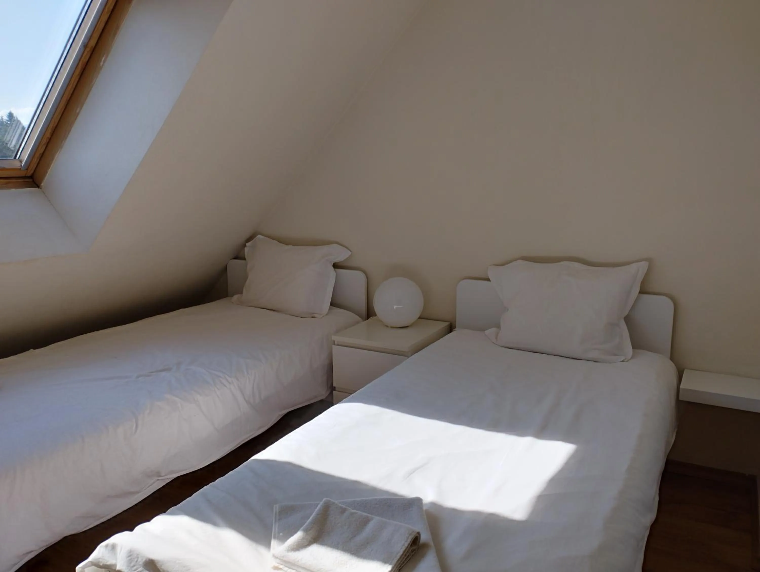 Bed in Chamkoria Chalets