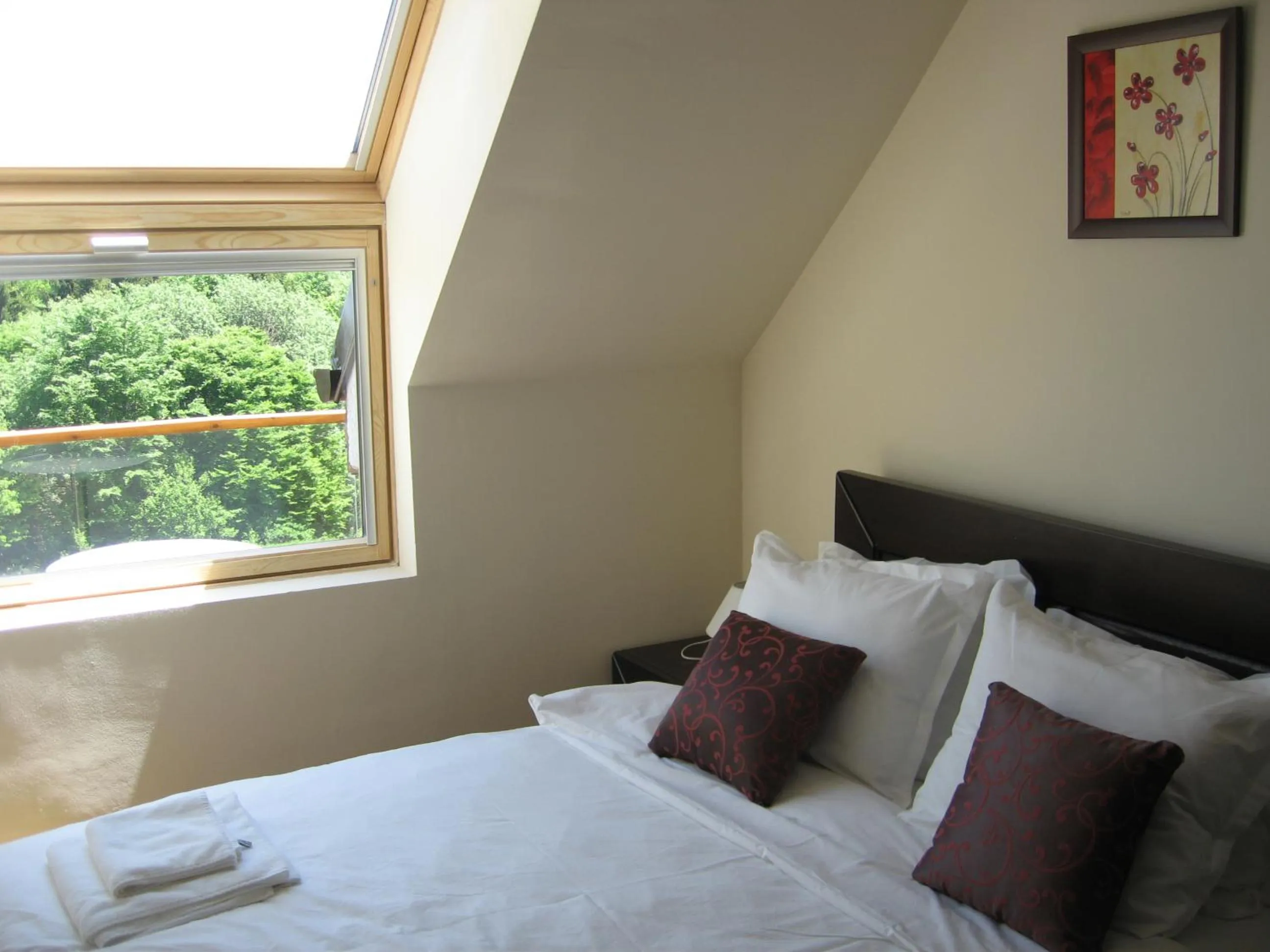 Bed in Chamkoria Chalets