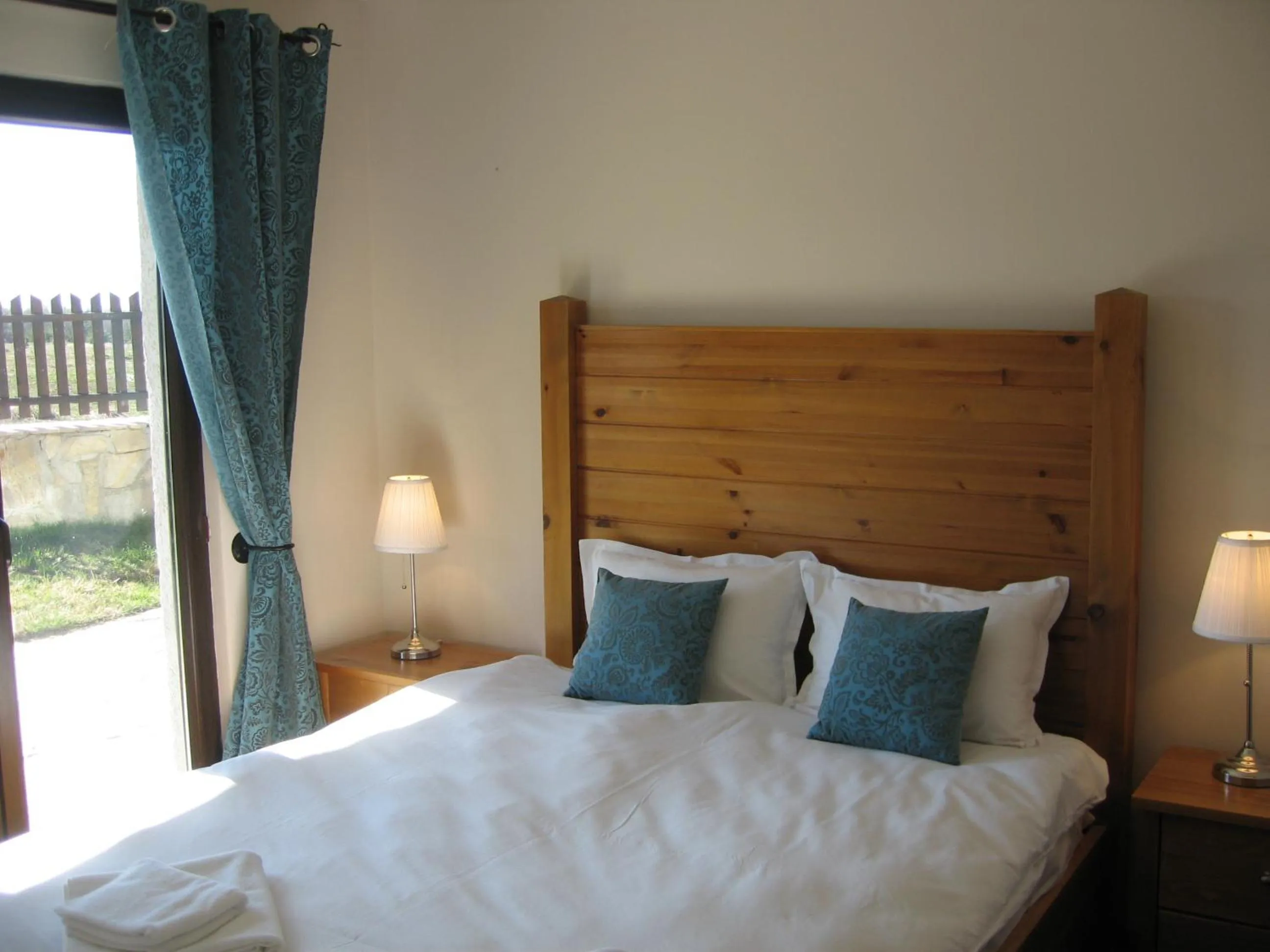 Bed in Chamkoria Chalets