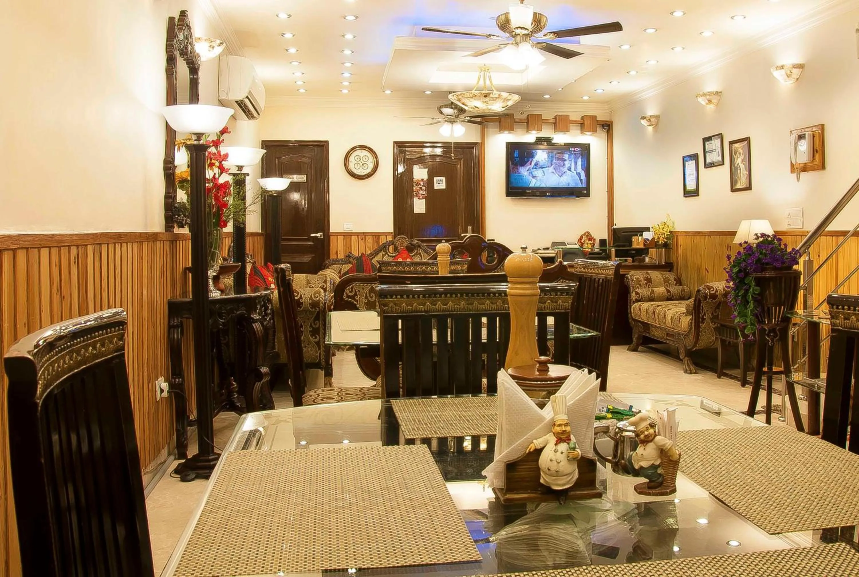 Restaurant/places to eat in Wood Castle