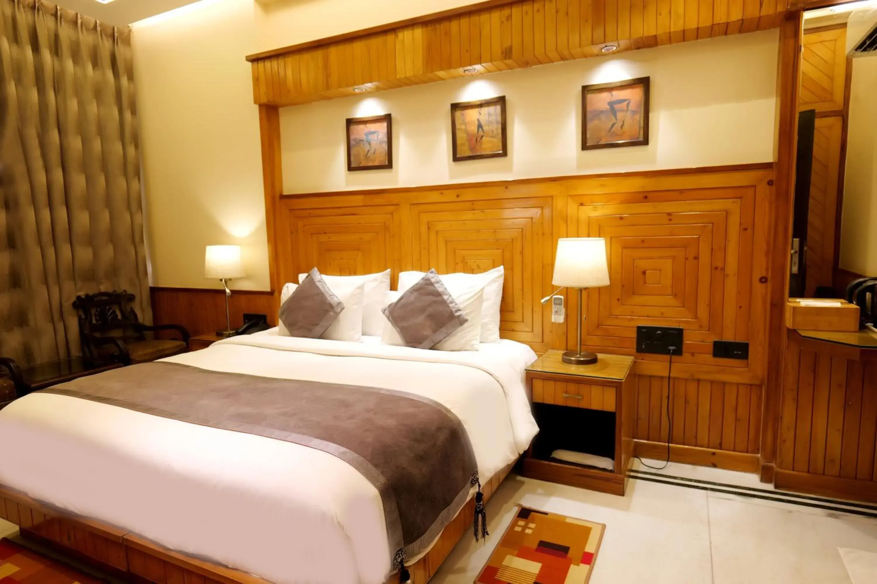 Bed in Wood Castle Bed in Wood Castle