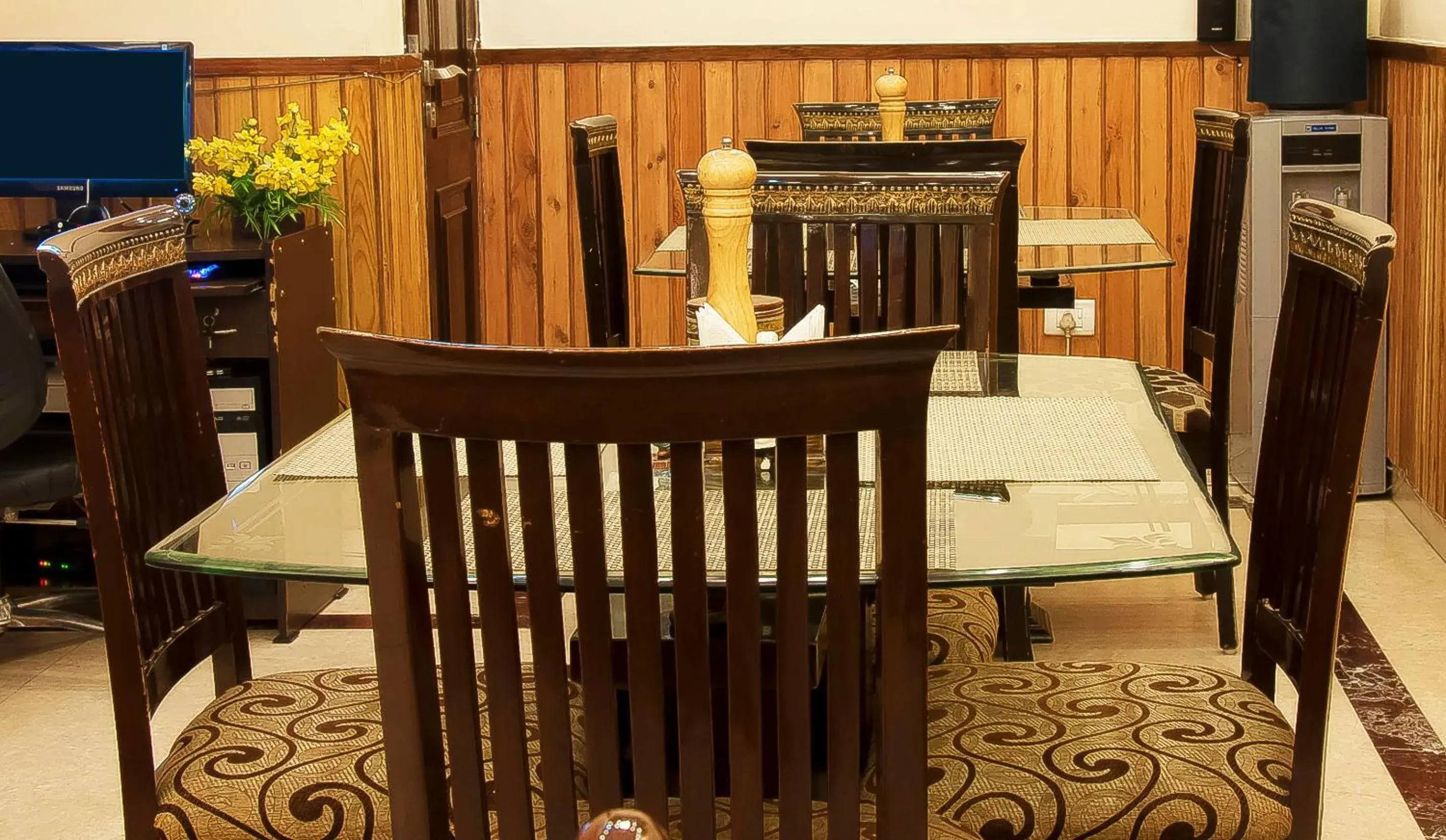 Restaurant/places to eat in Wood Castle Restaurant/places to eat in Wood Castle