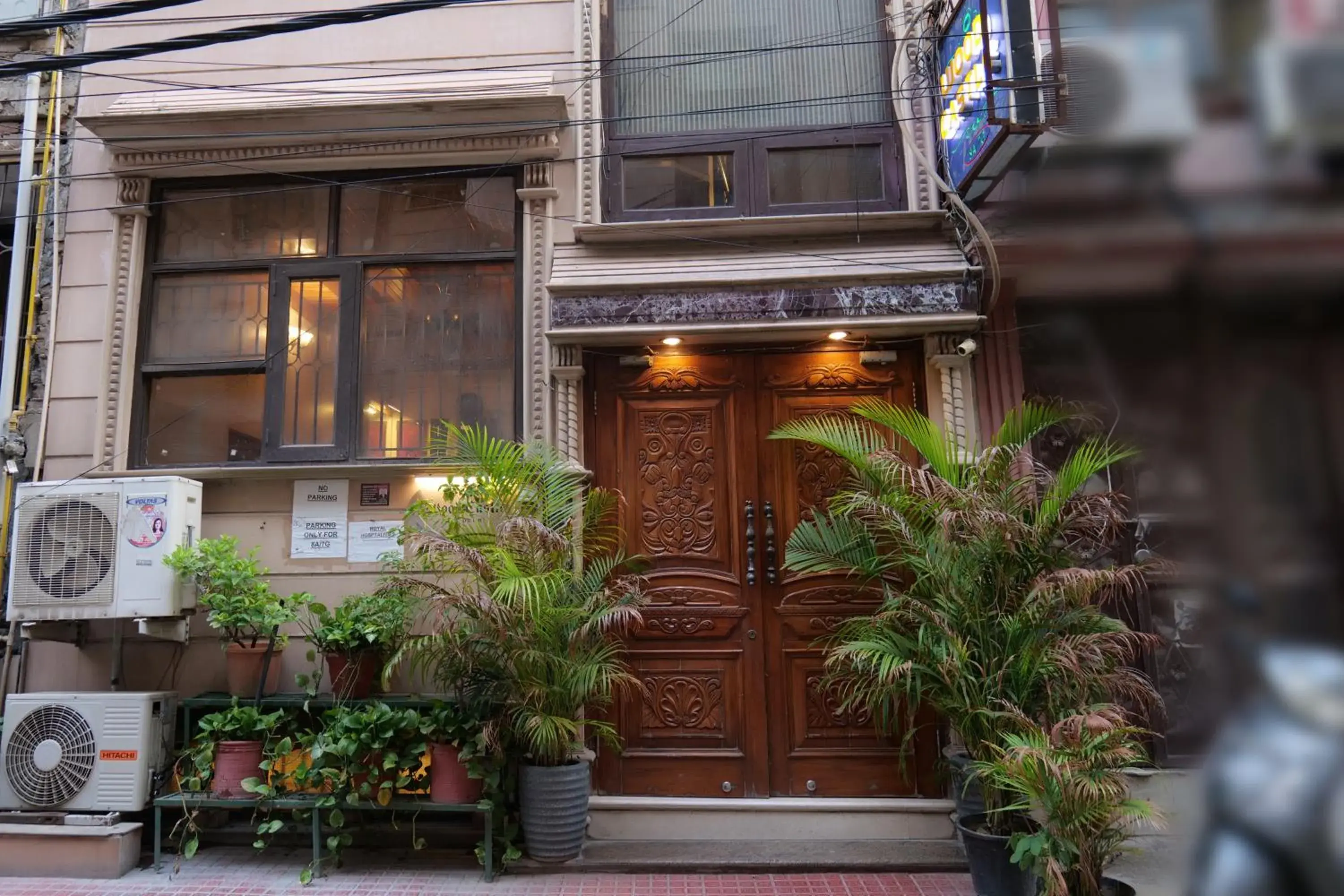 Property building in Wood Castle Property building in Wood Castle