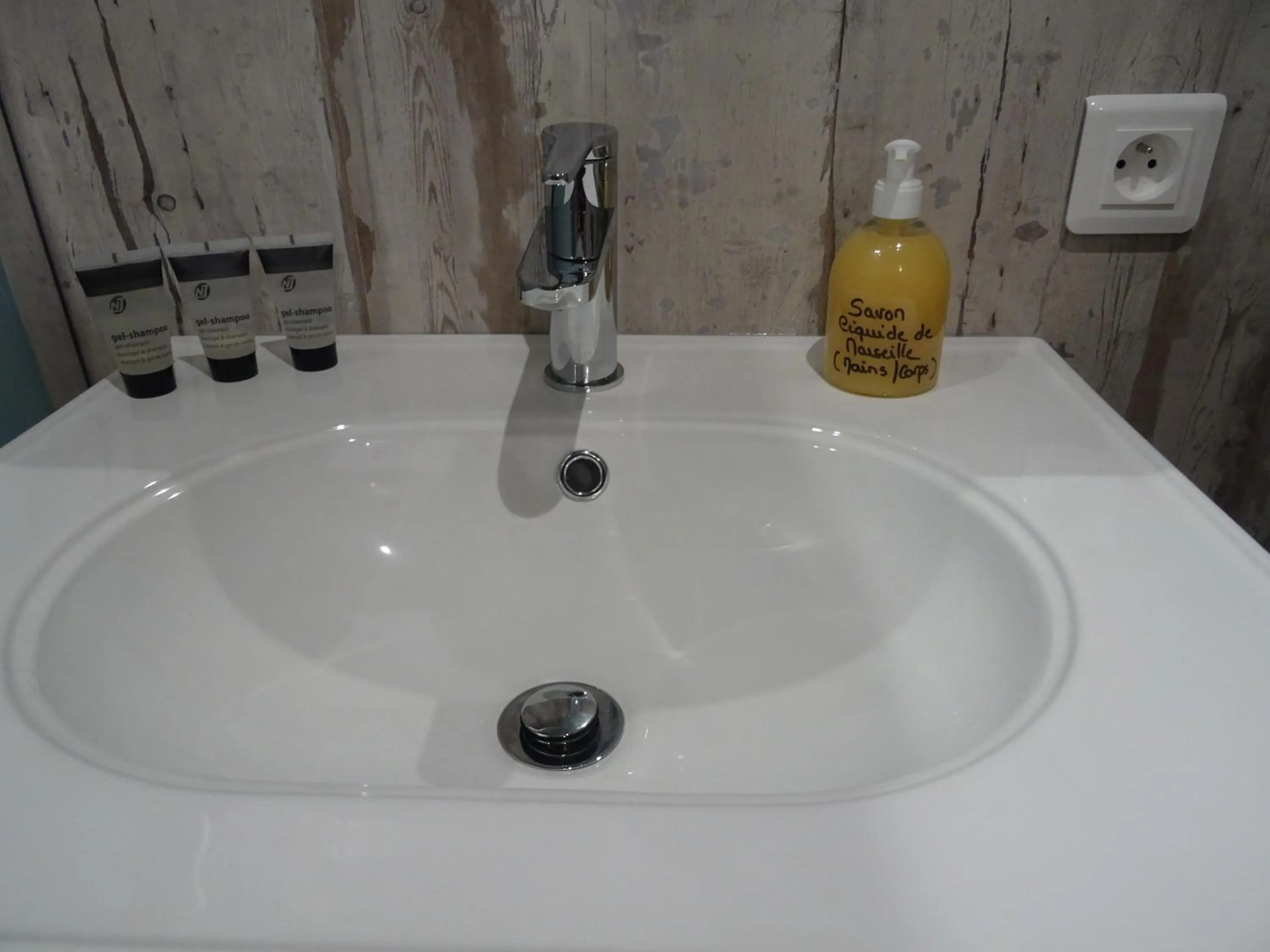 Bathroom in La Lauriére