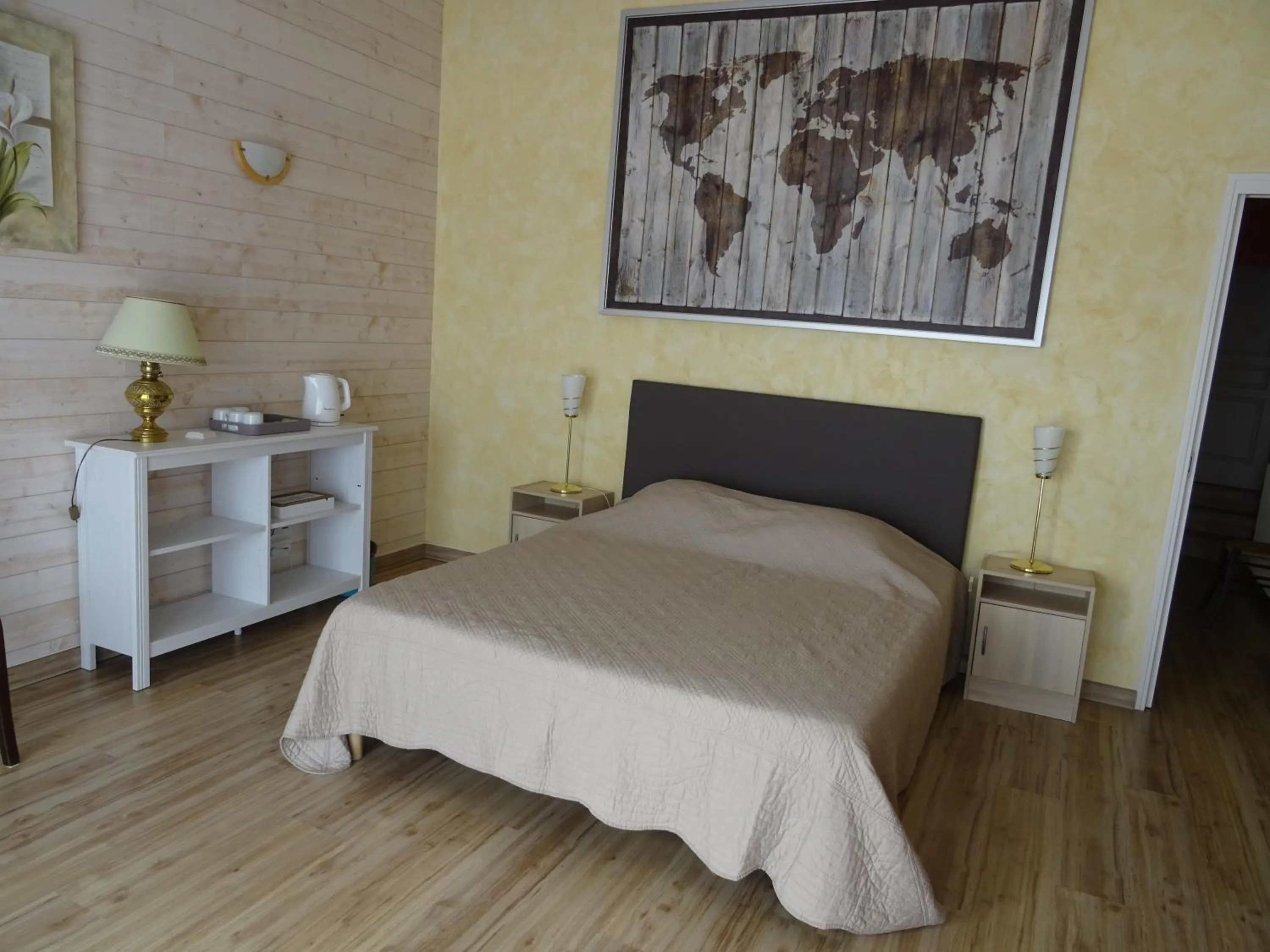 Bedroom, Bed in La Lauriére