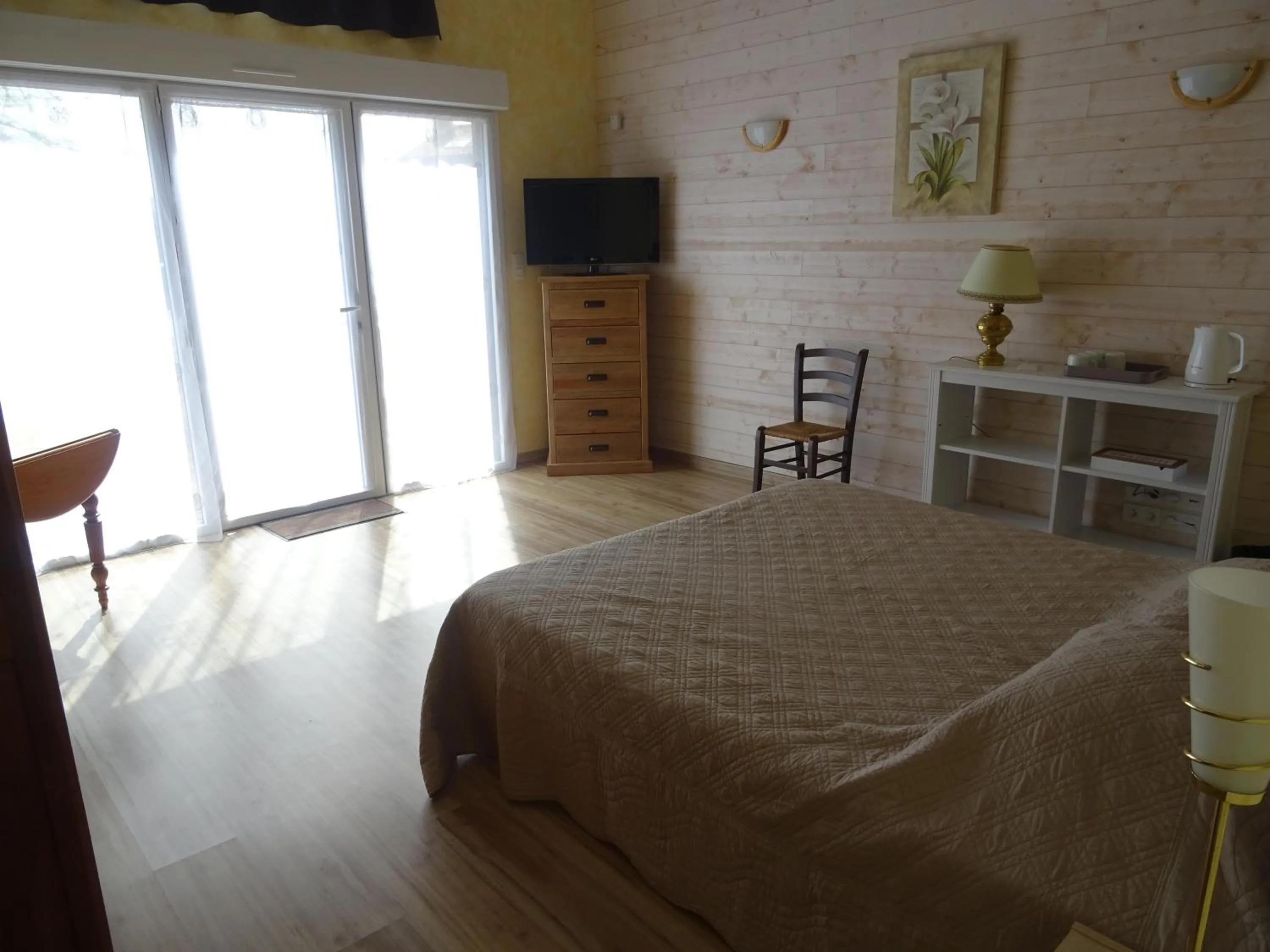 Bedroom, Bed in La Lauriére