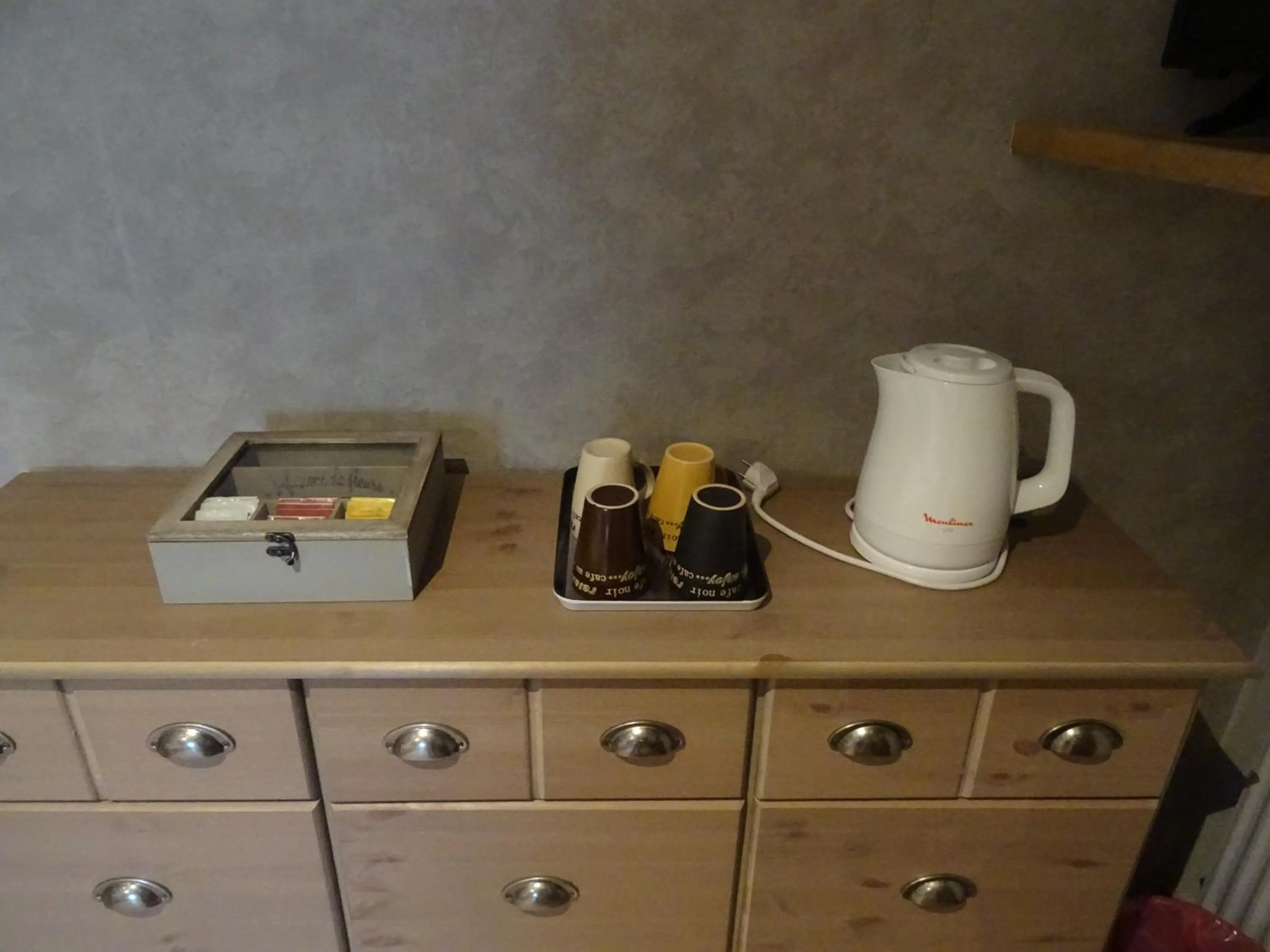Coffee/tea facilities in La Lauriére