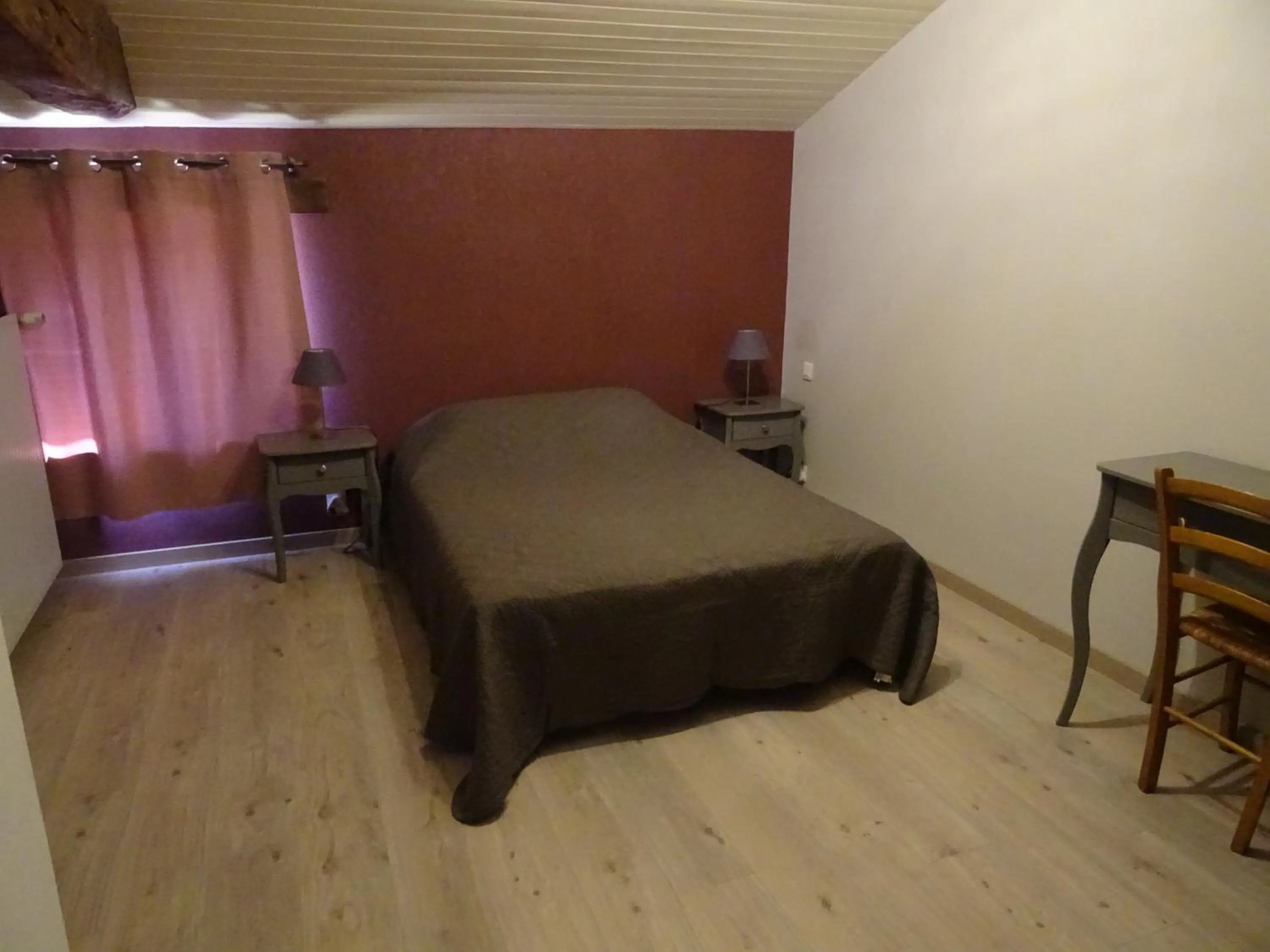 Bedroom, Bed in La Lauriére