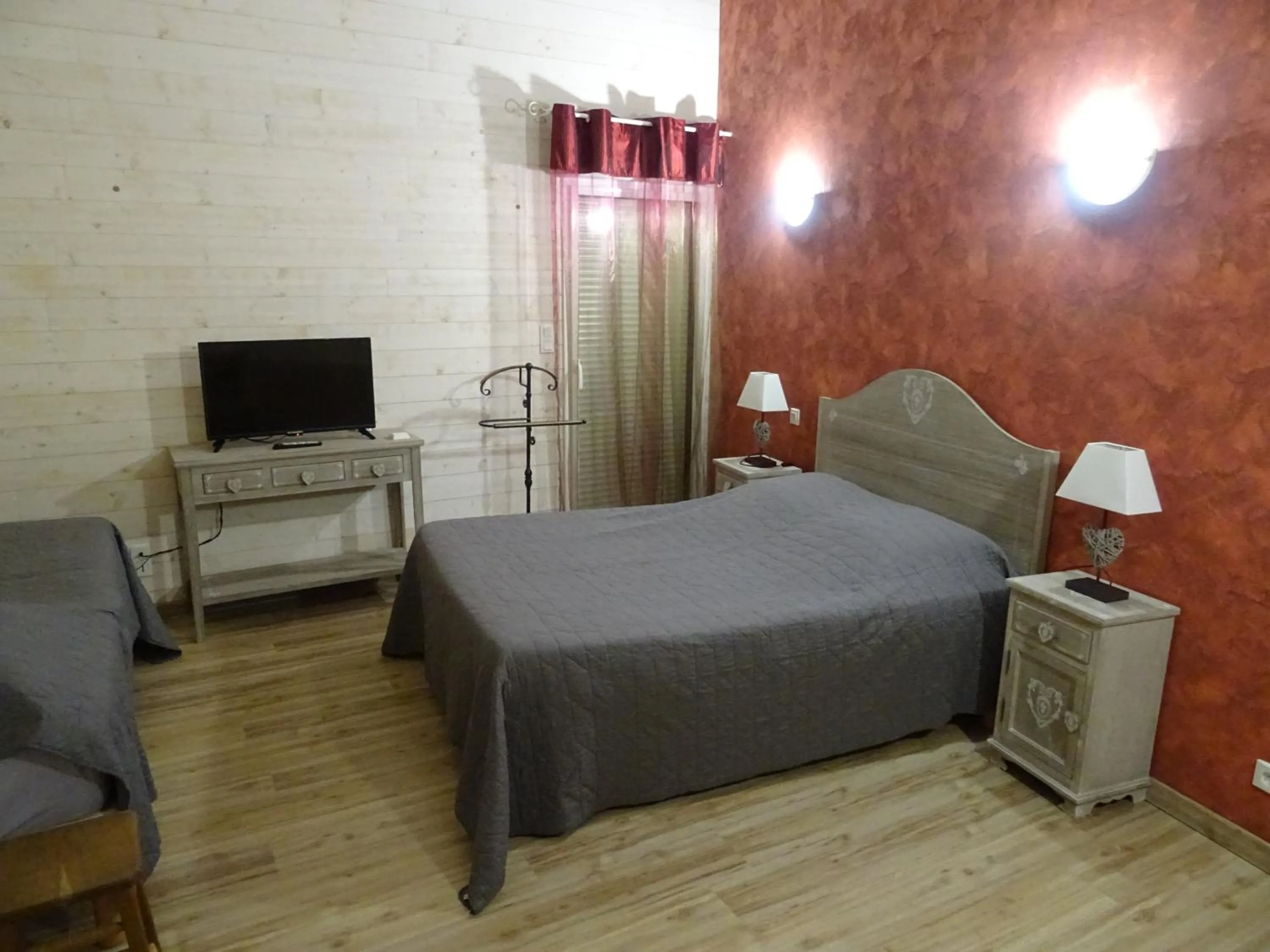 Bedroom, Bed in La Lauriére