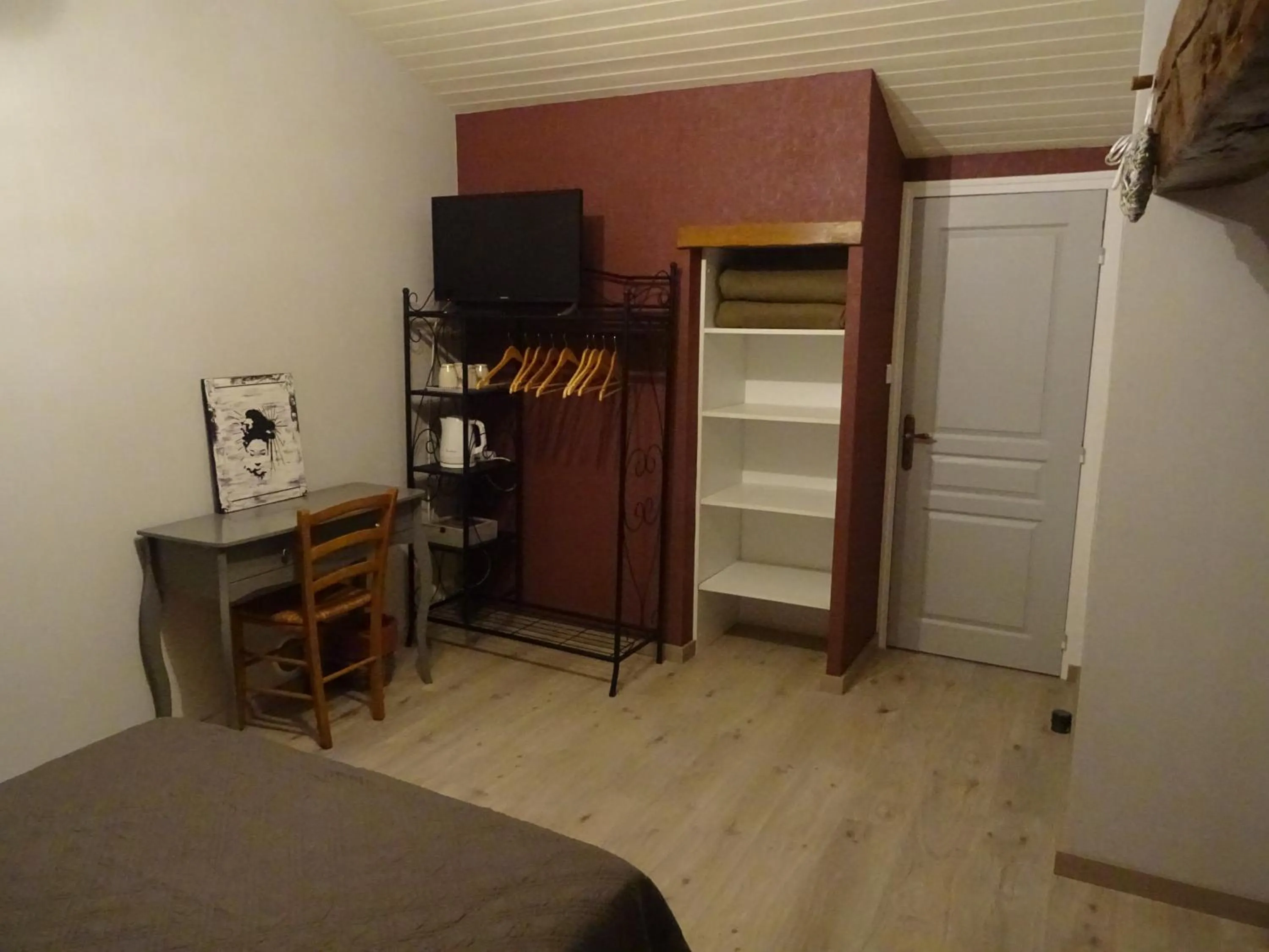 Bedroom, Bed in La Lauriére