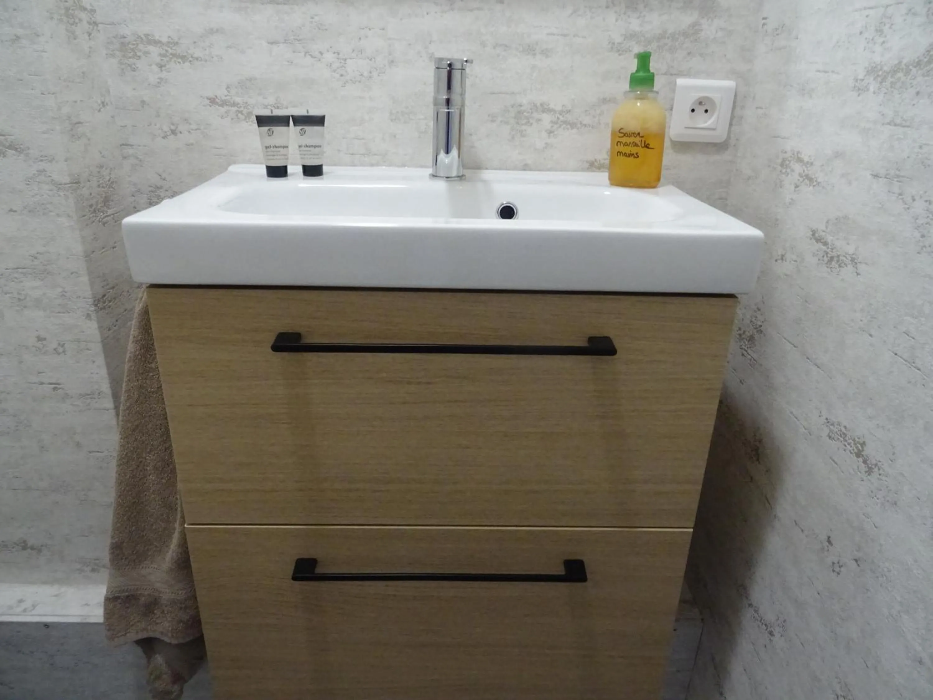 Bathroom in La Lauriére