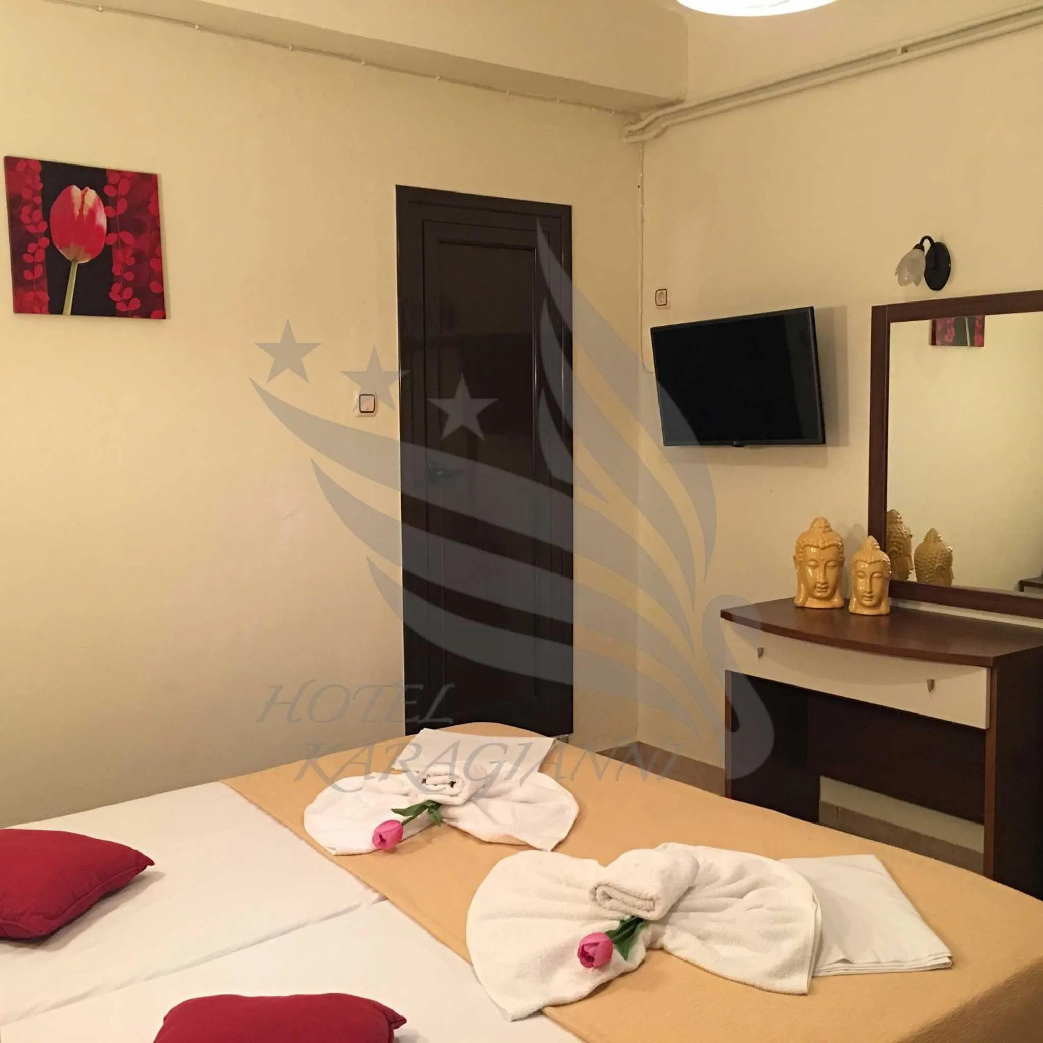 Bed in Hotel Karagianni