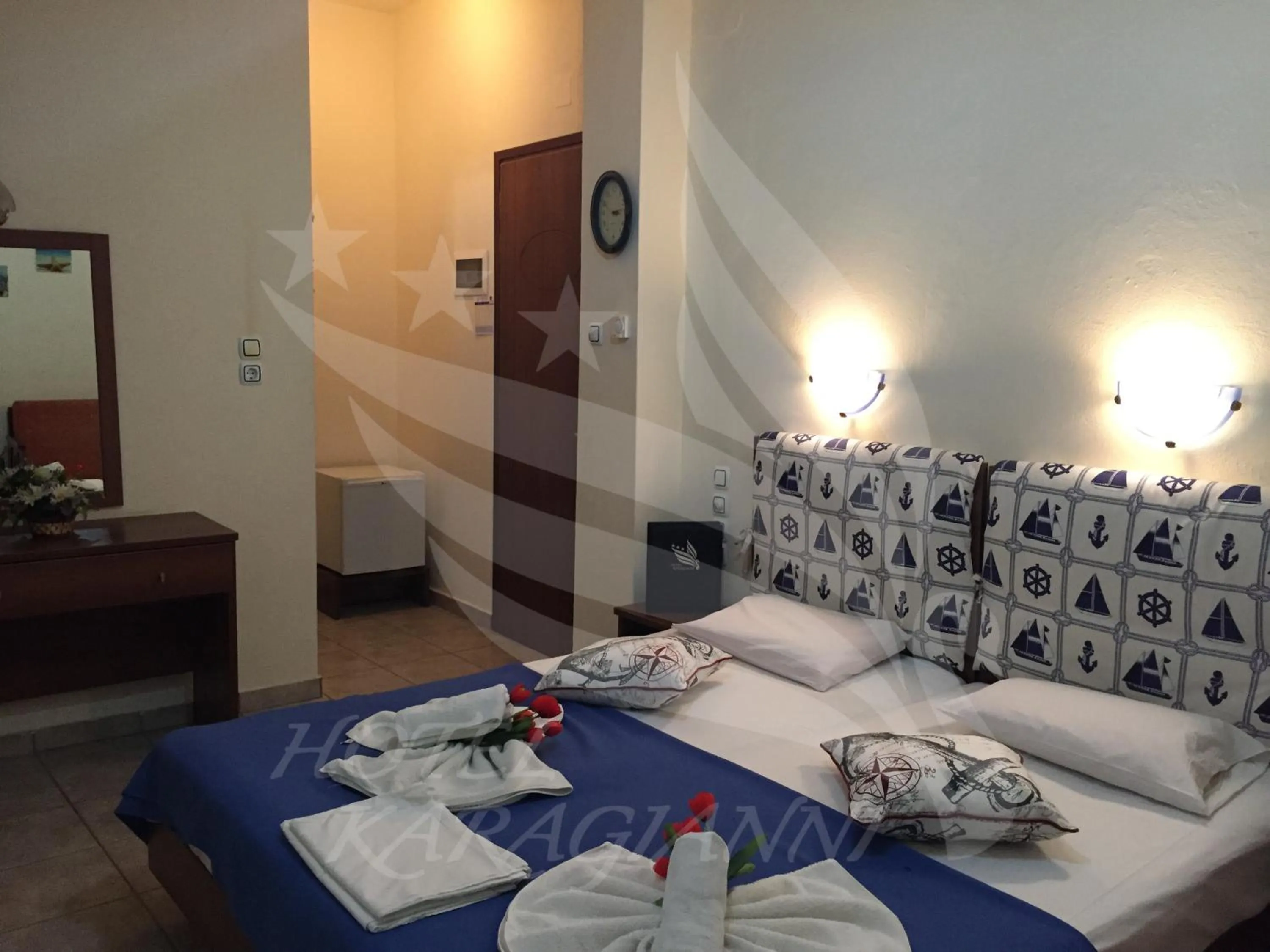 Bedroom, Bed in Hotel Karagianni