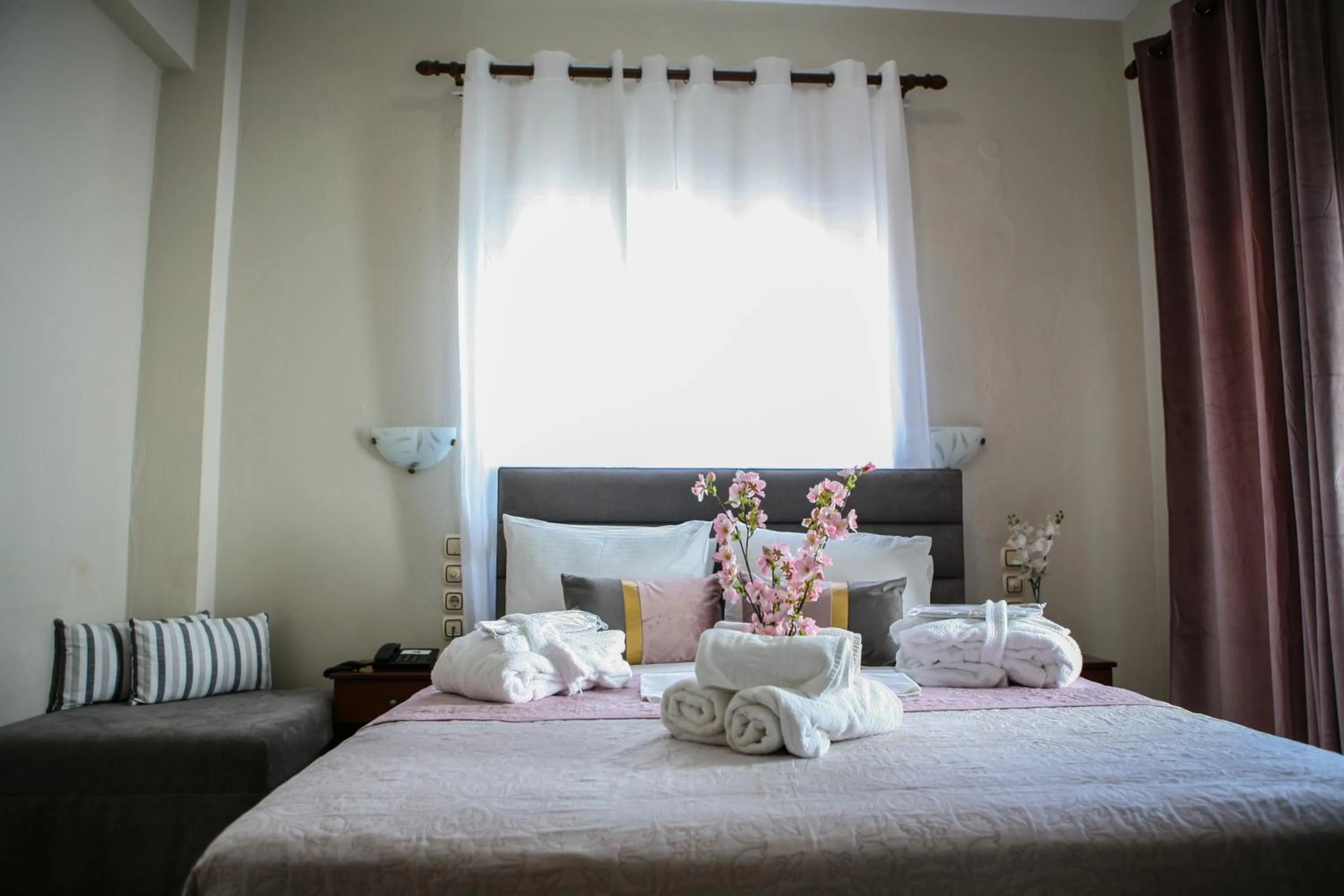 Bed in Hotel Karagianni