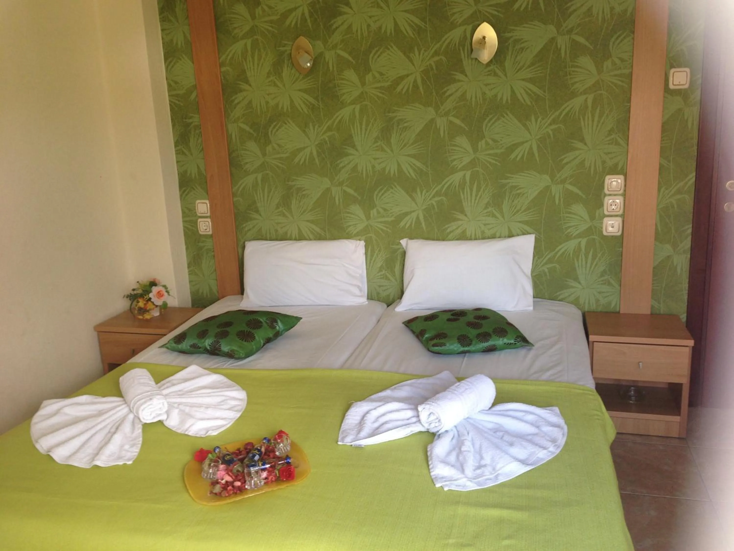 Bedroom, Bed in Hotel Karagianni