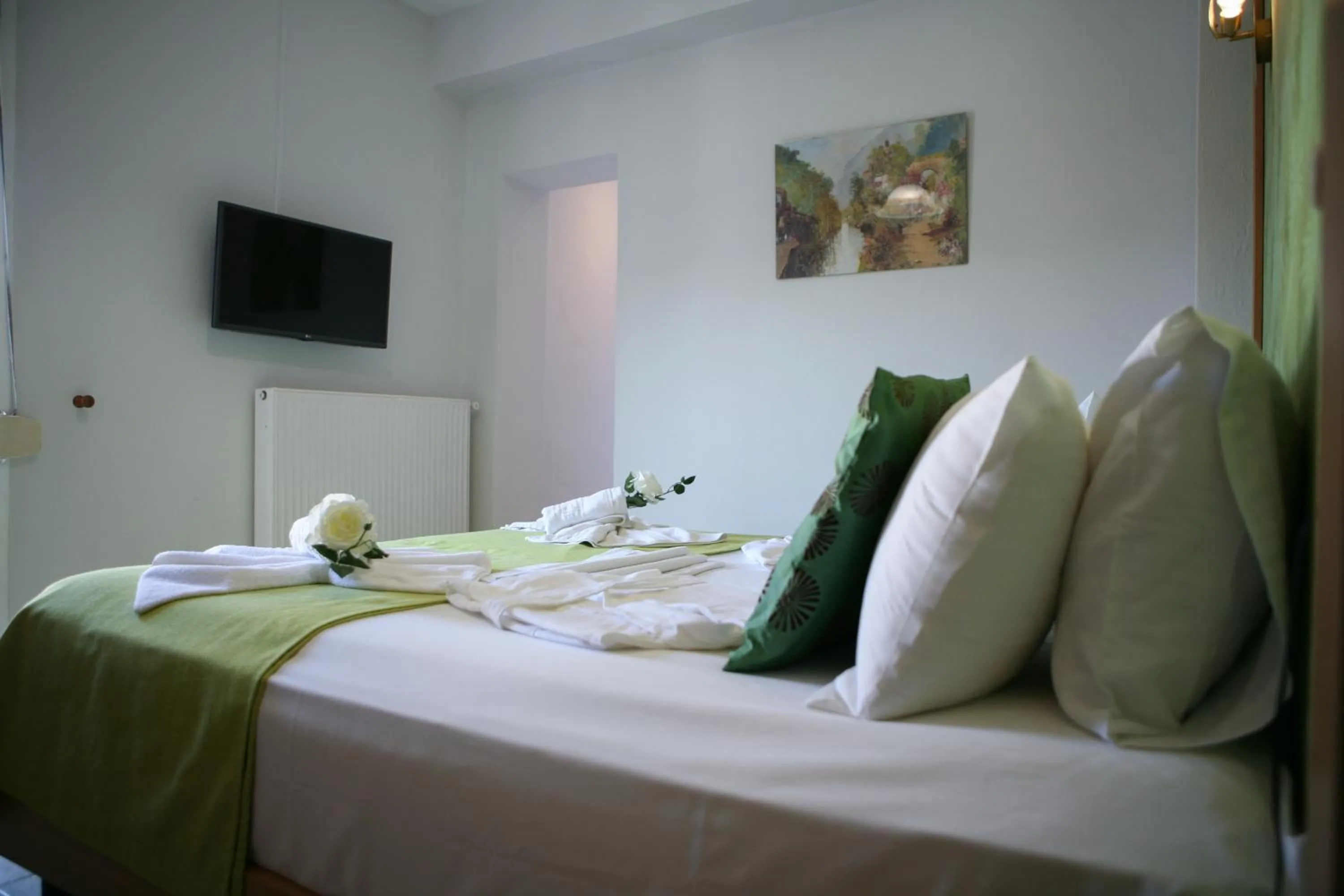 Bed in Hotel Karagianni