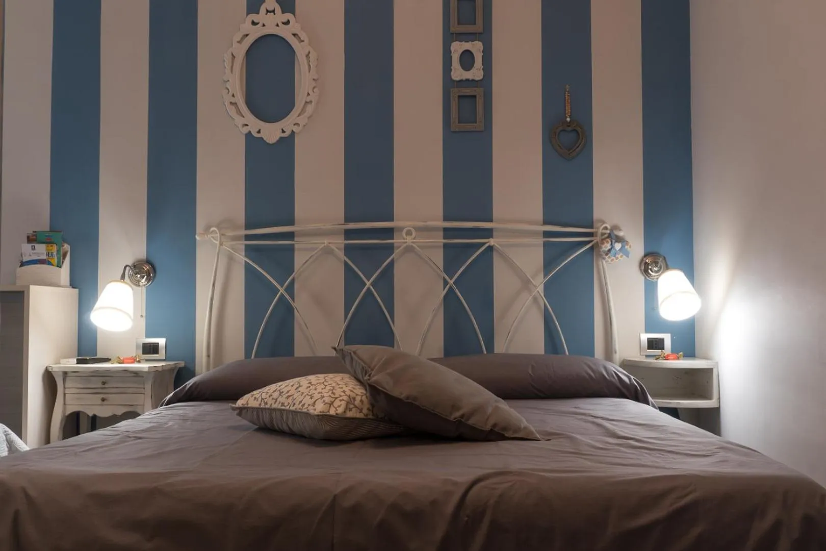 Bed in B&B Pantarei Napoli