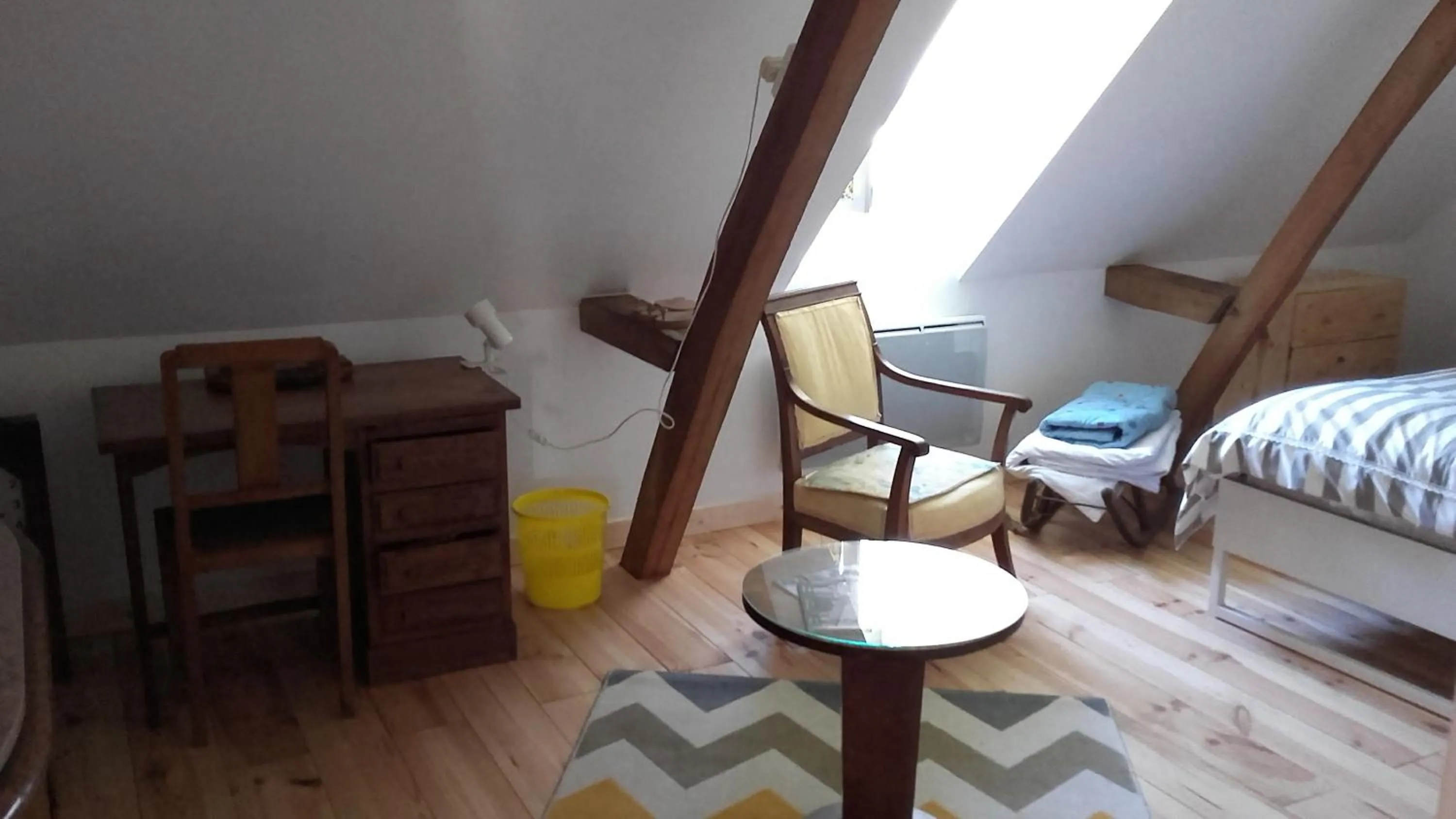 Photo of the whole room in Les chambres des Demoiselles