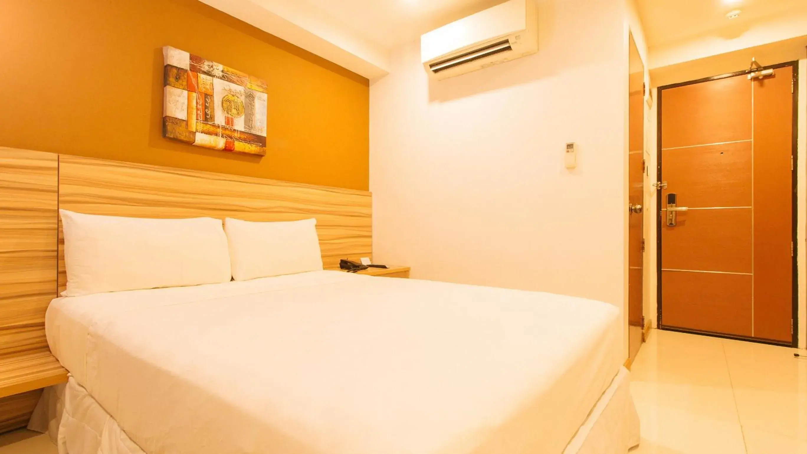 Bed in Guijo Suites Makati Bed in Guijo Suites Makati