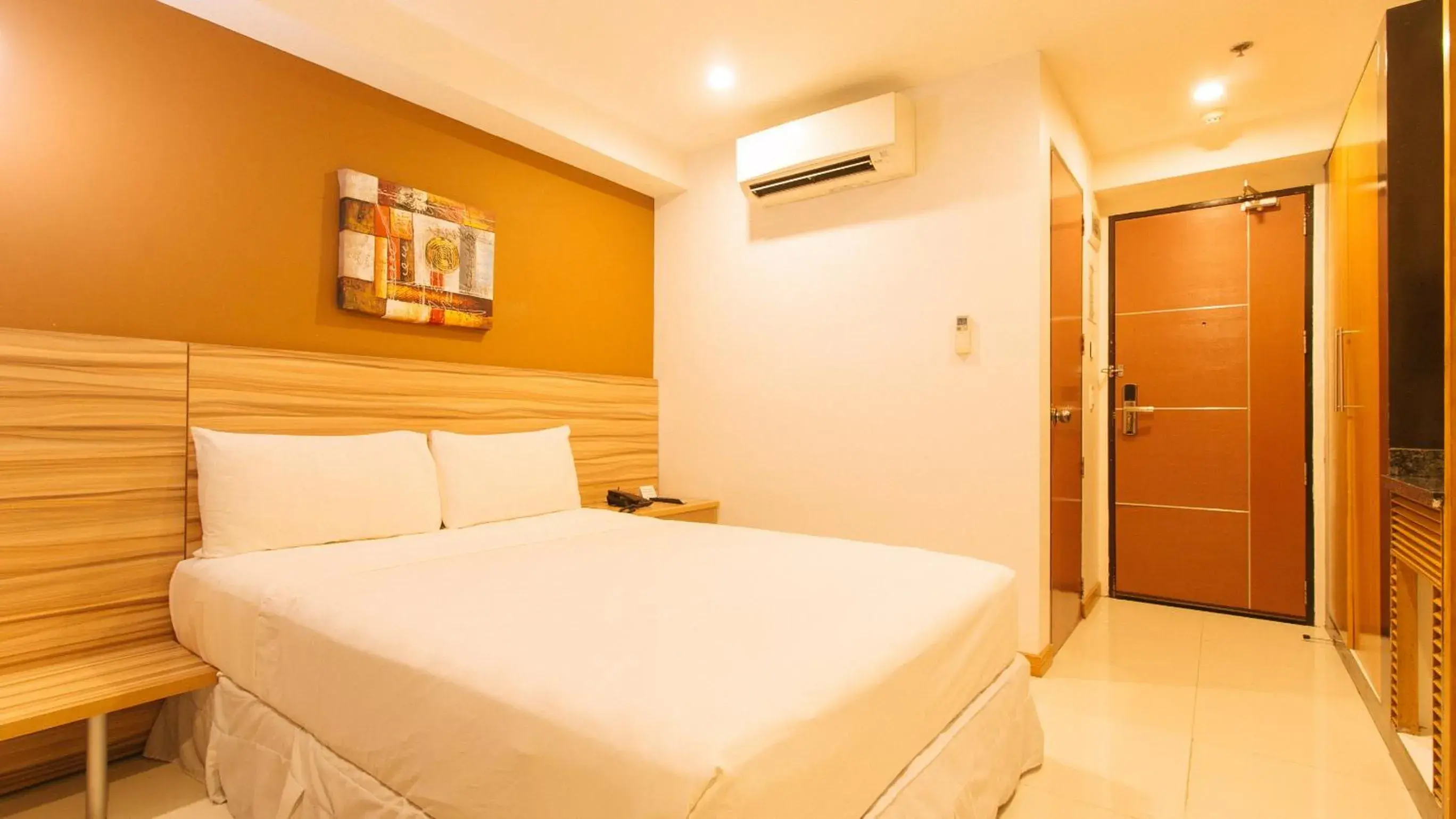 Bedroom, Bed in Guijo Suites Makati Bedroom, Bed in Guijo Suites Makati